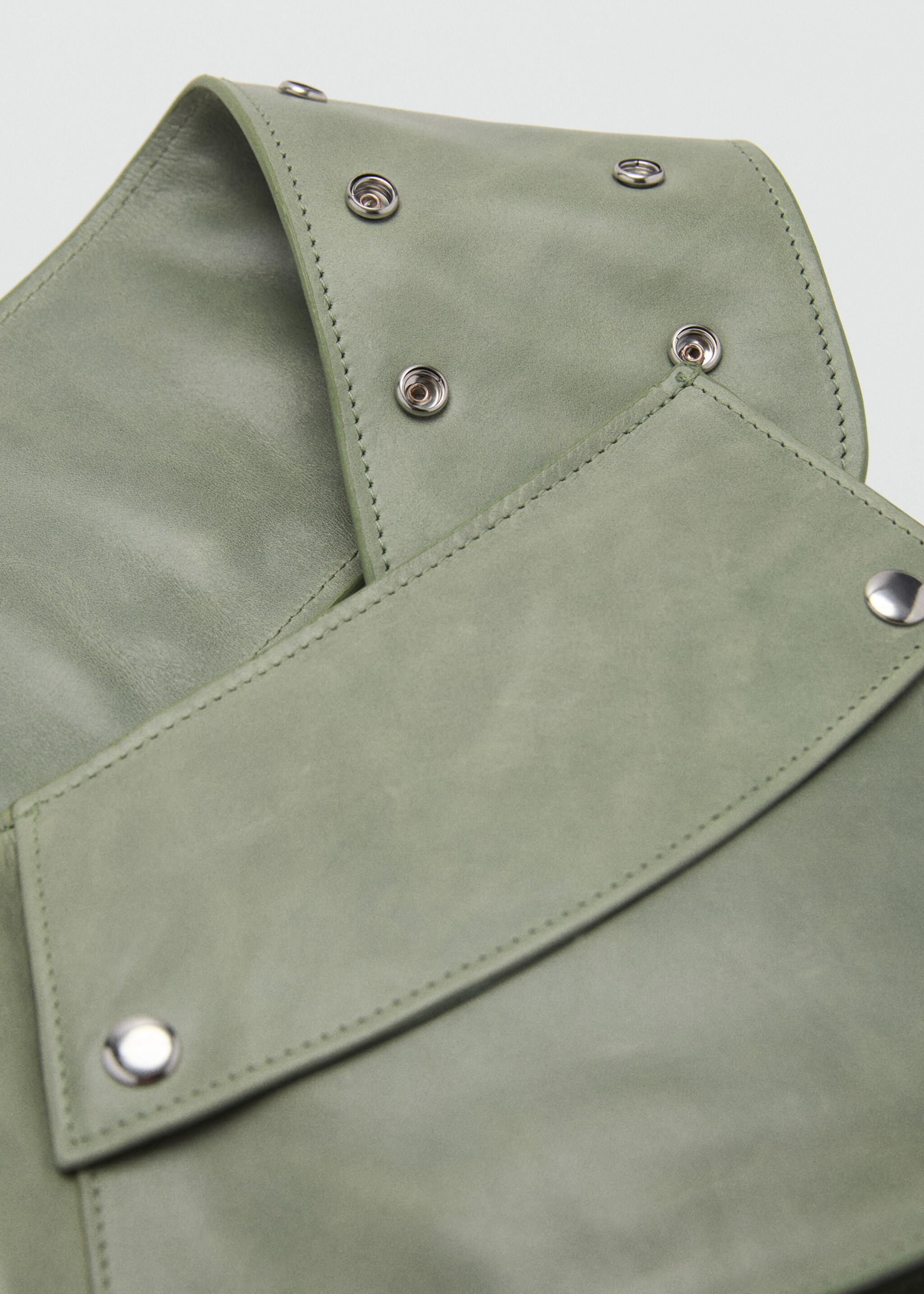 Leather belt bag with pockets - Details of the article 1