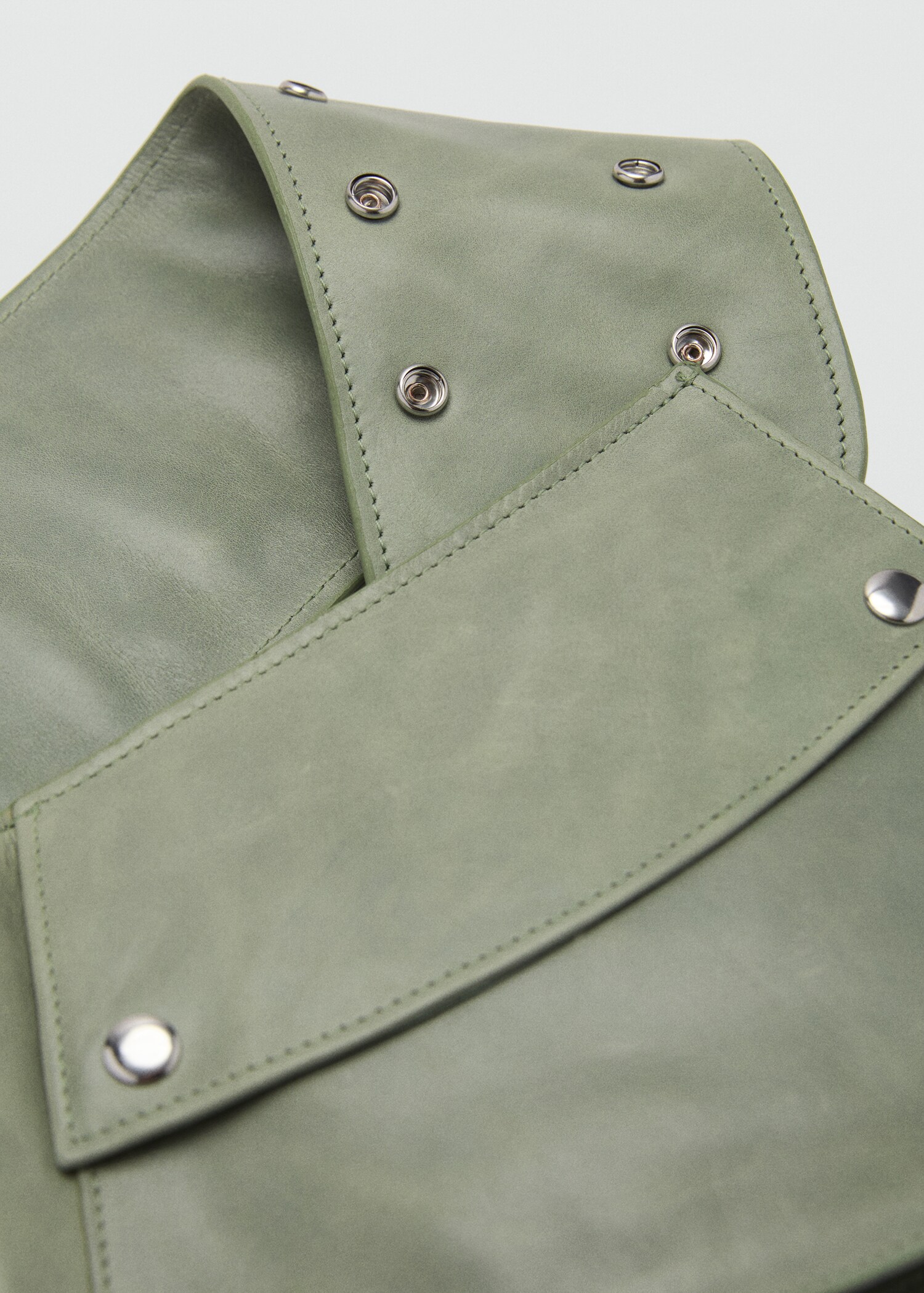 Leather belt bag with pockets - Details of the article 1