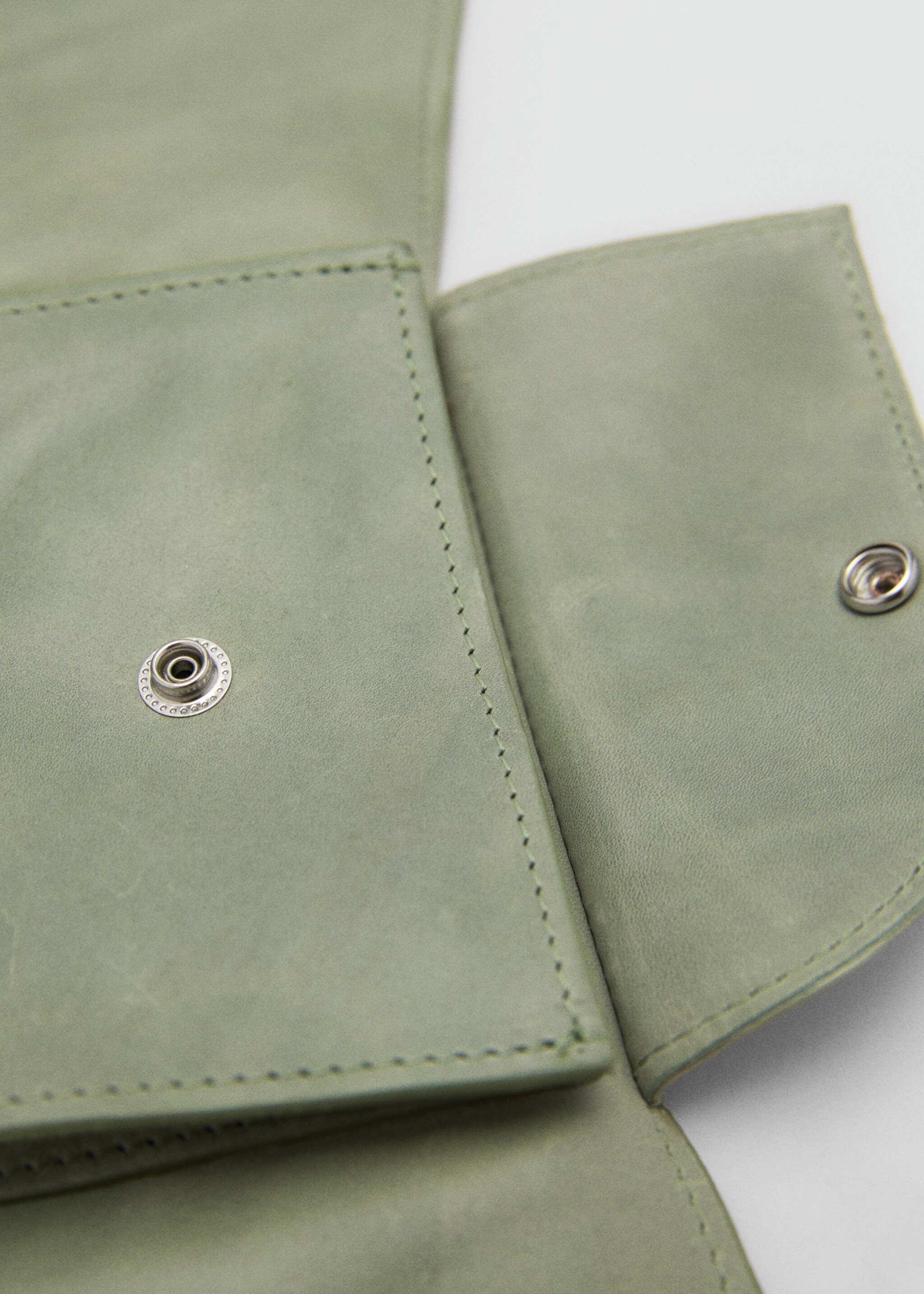 Leather belt bag with pockets - Details of the article 2