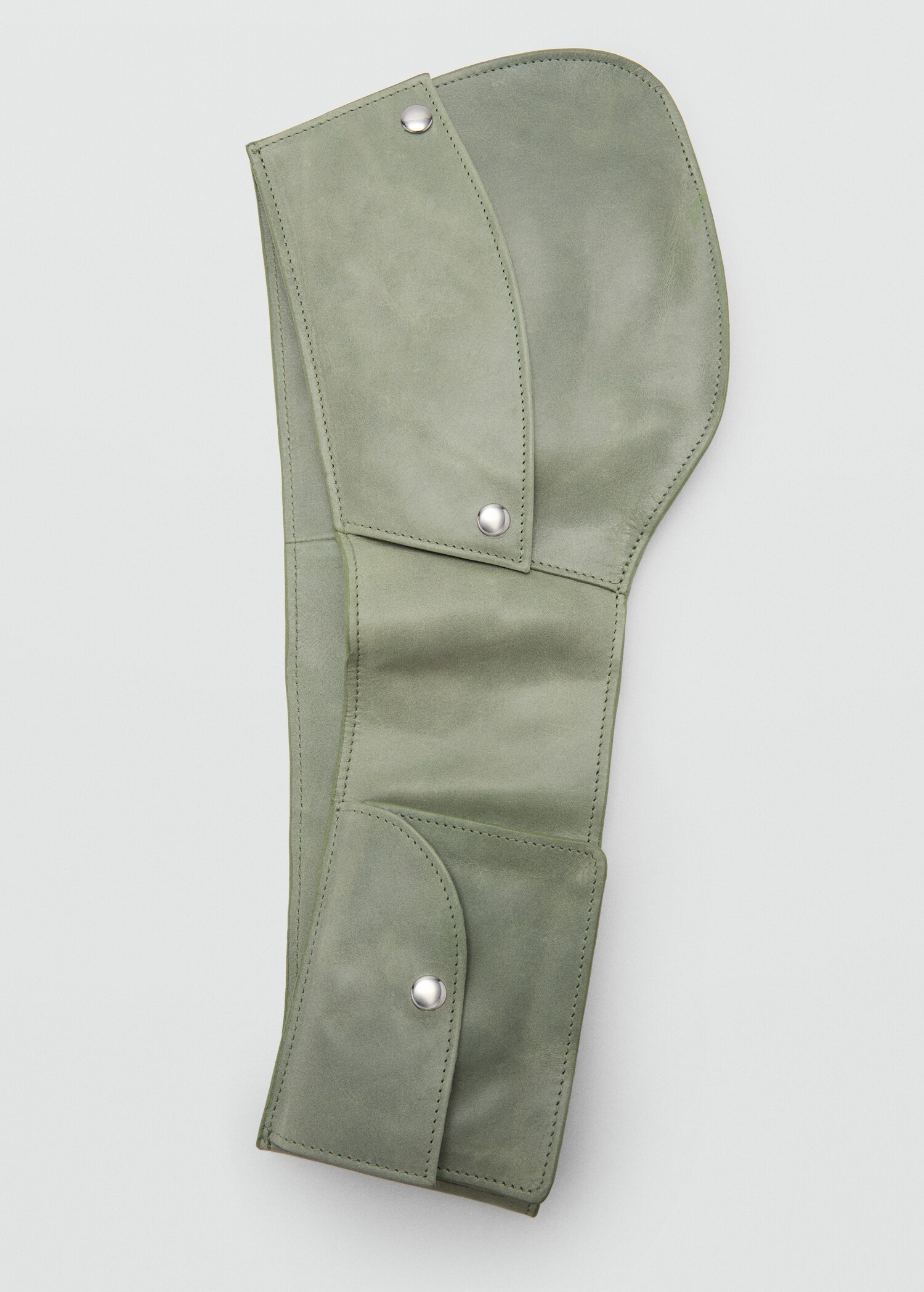 Leather belt bag with pockets - Details of the article 3