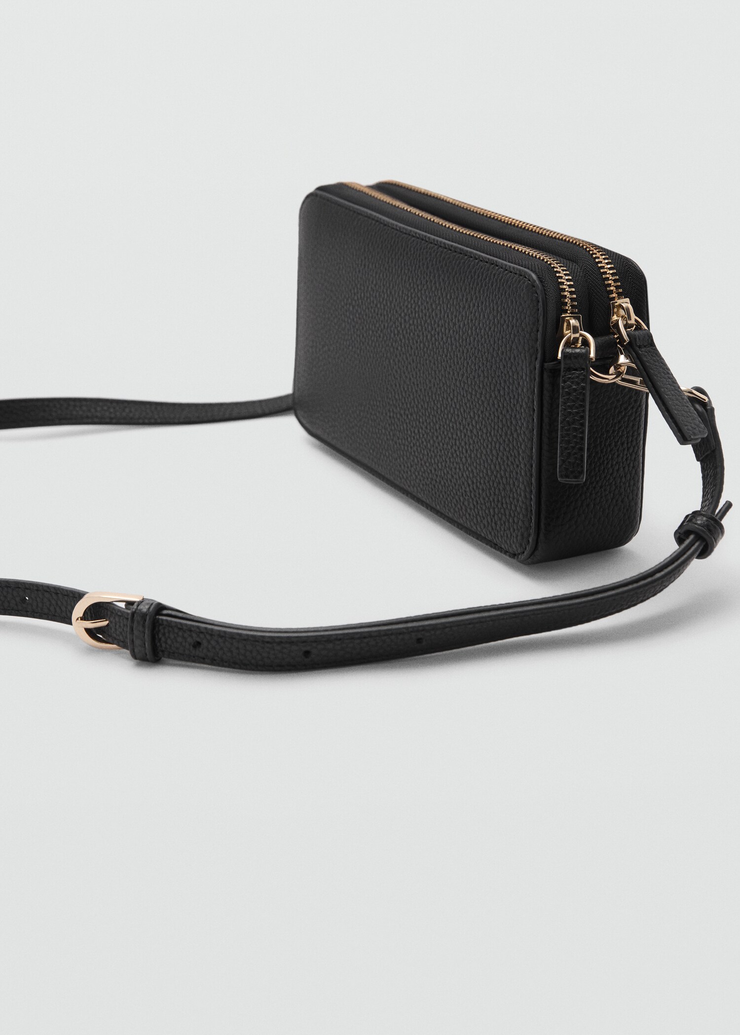 Shoulder bag with double zip - Details of the article 1
