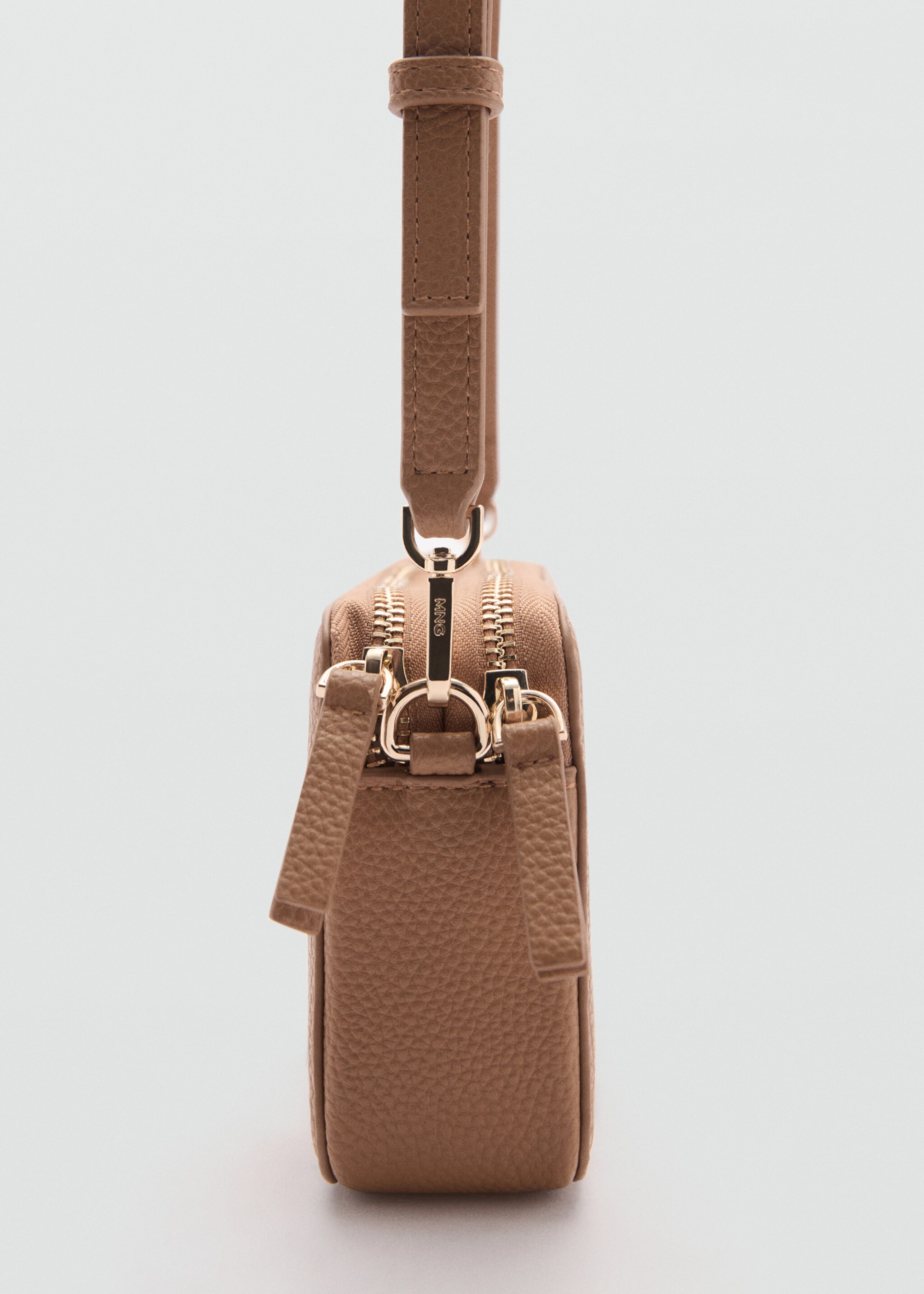 Shoulder bag with double zip - Details of the article 2, Leather. Ref: 77034055-00.
