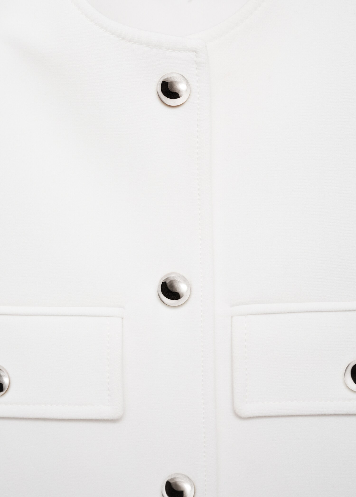 Buttoned jacket with pockets - Details of the article 8