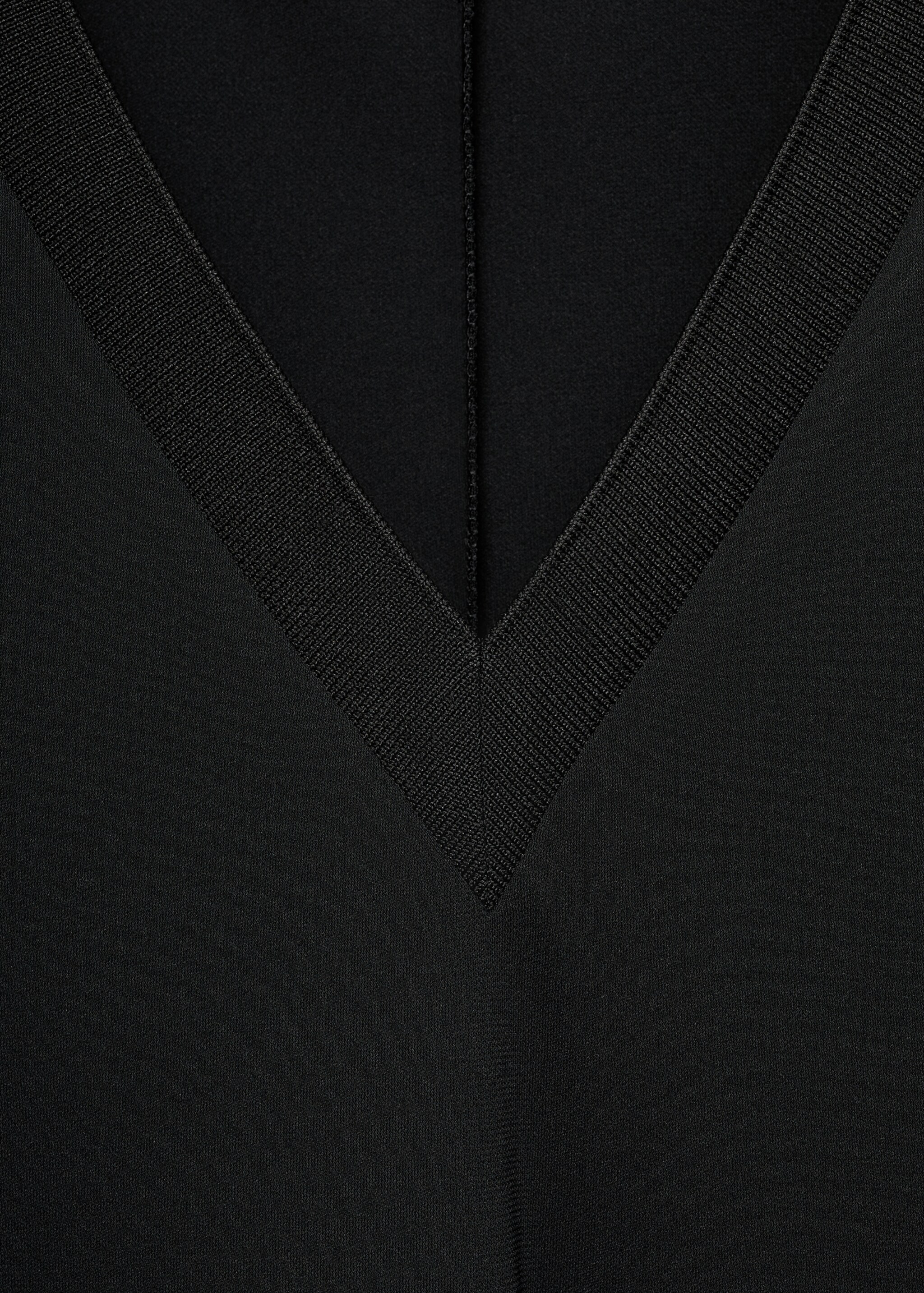 V-neck T-shirt - Details of the article 8