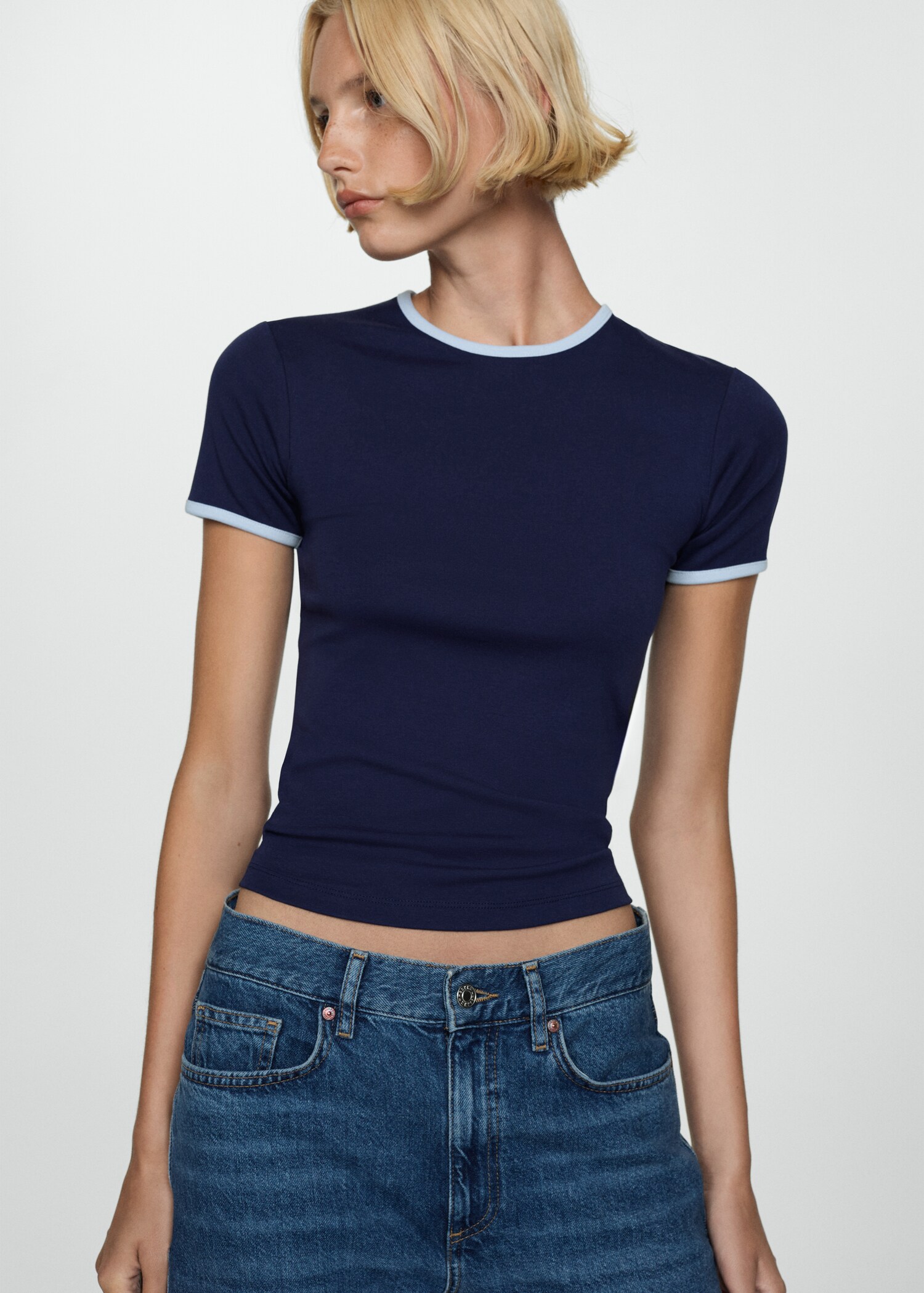 T-shirt liserés contrastants - Plan moyen