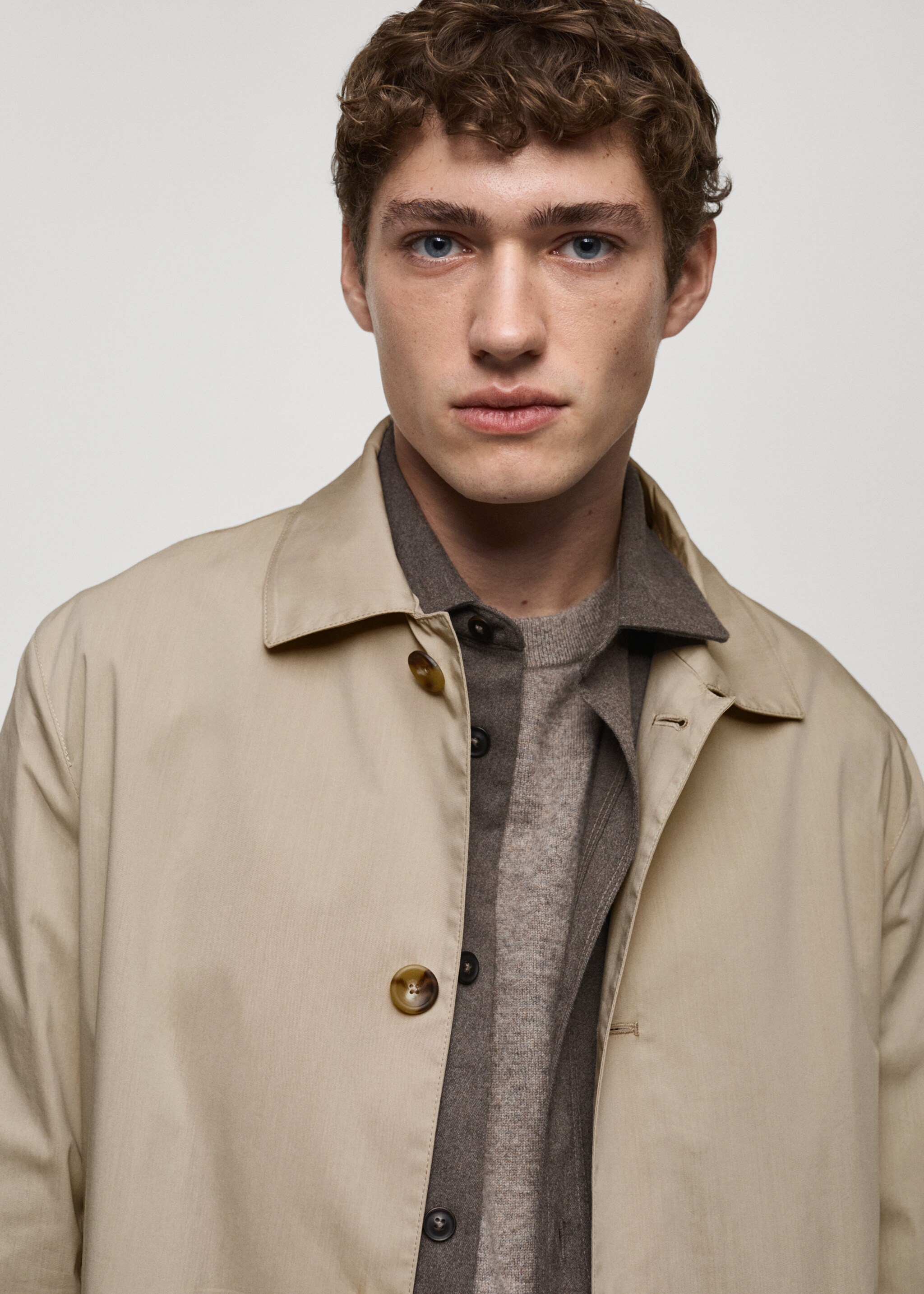 Classic water-repellent trench coat - Details of the article 1, Light/Pastel Grey. Ref: 77034434-00.