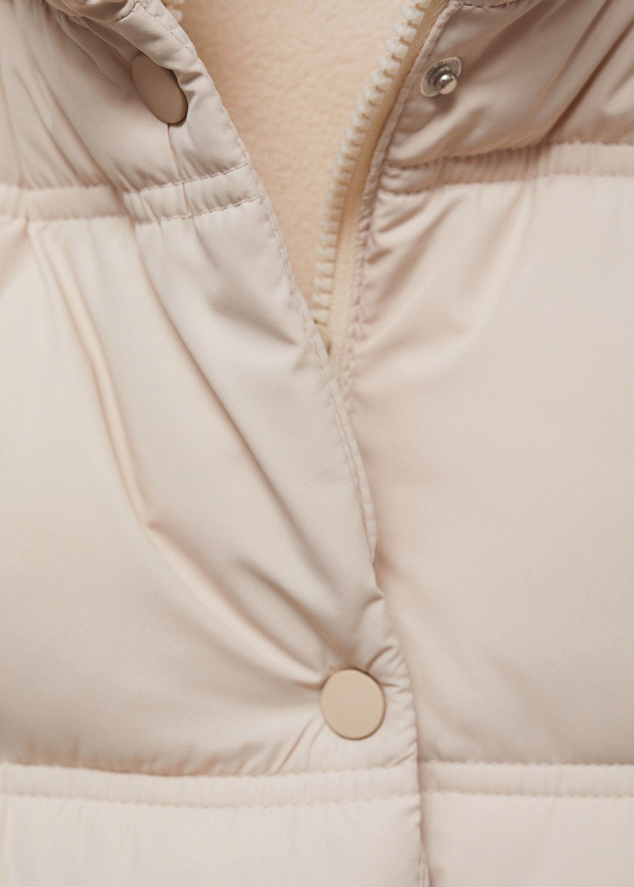Quilted gilet with hood - Details of the article 8, Ecru. Ref: 77034437-00.