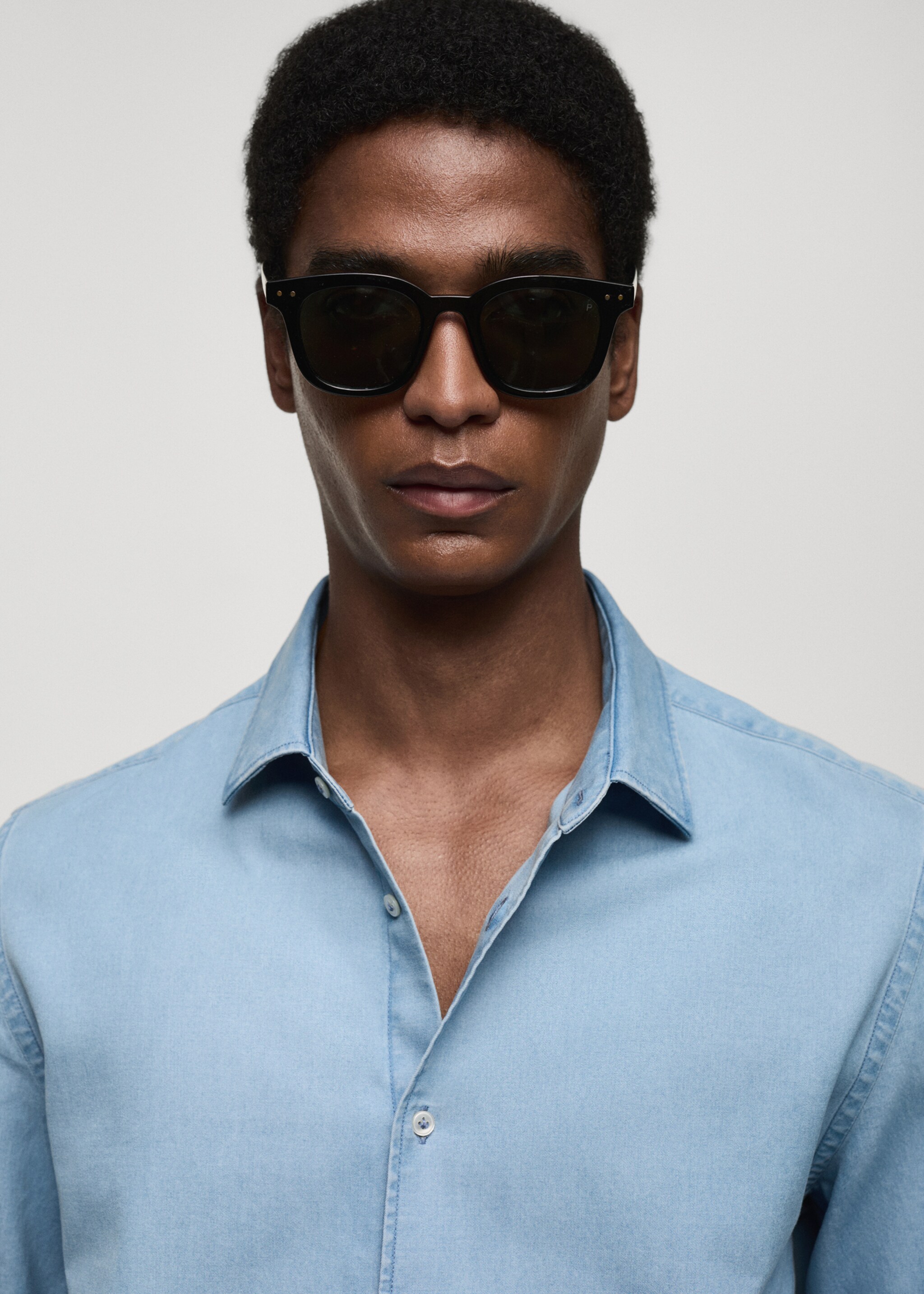 Camisa regular fit chambray algodón - Detalle del artículo 1, Azul claro. Ref: 77034439-00.