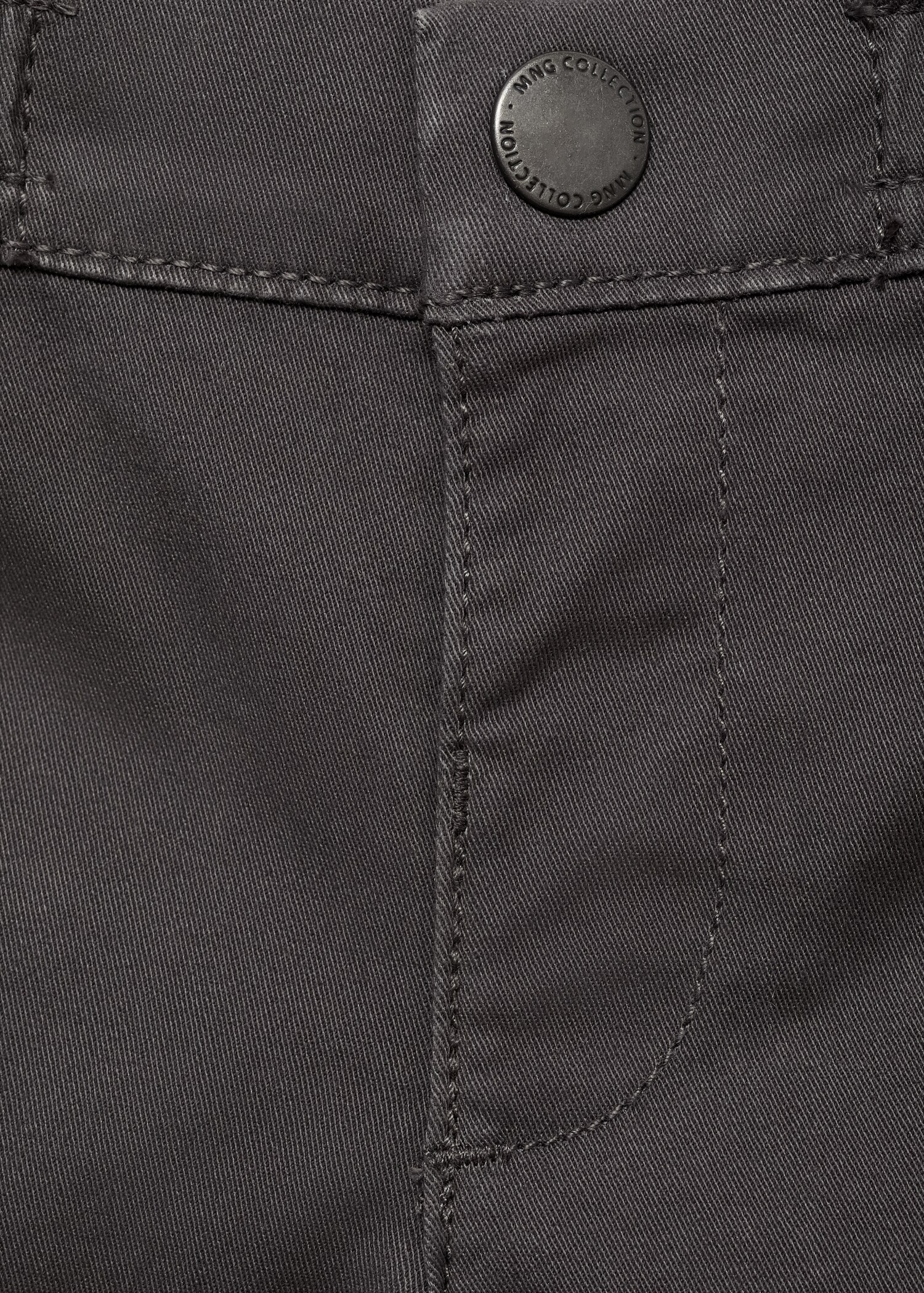 Elastic waist cargo trousers - Details of the article 8