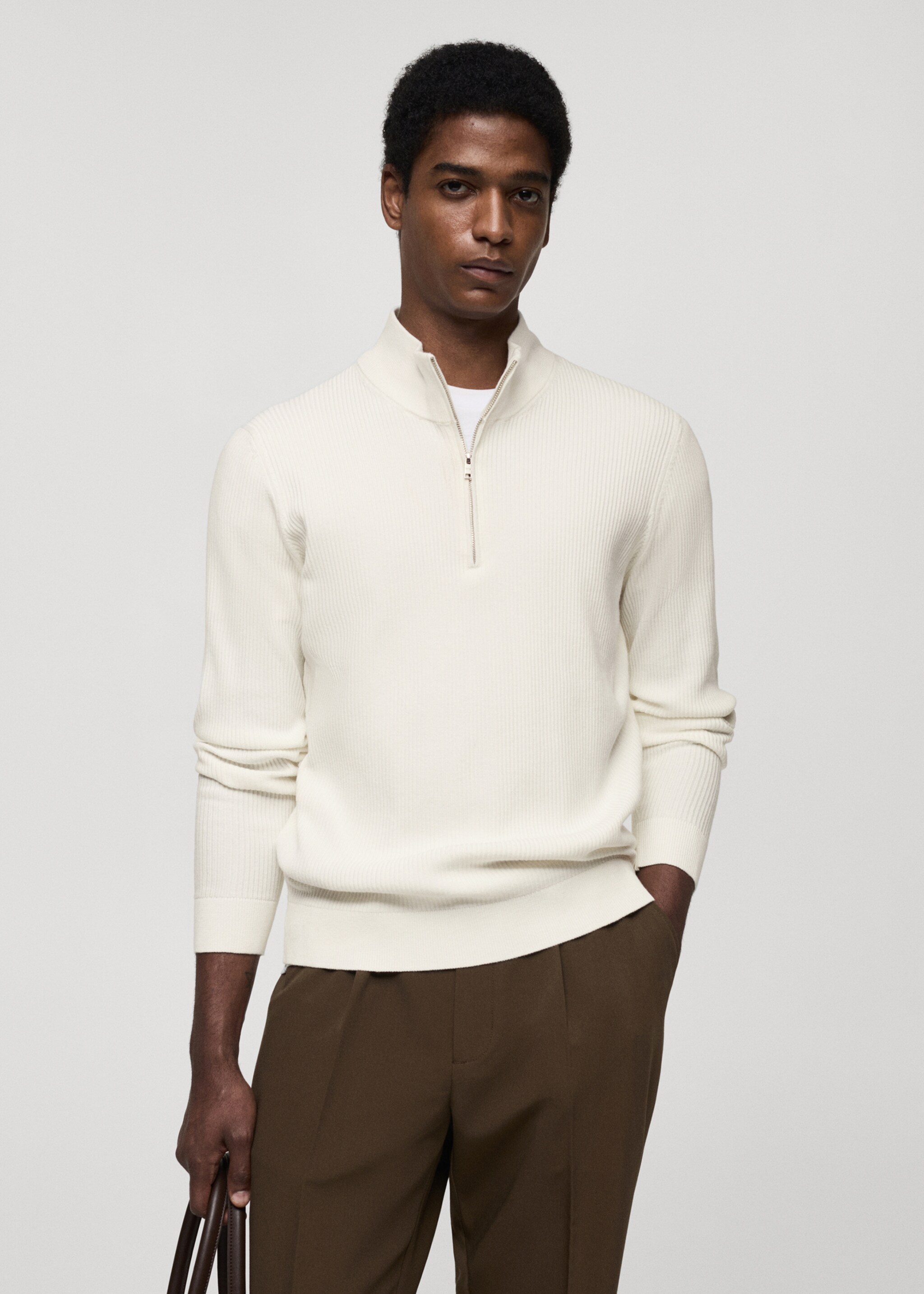 Jersey canalé cuello cremallera - Plano medio, Blanco roto. Ref: 77034444-00.