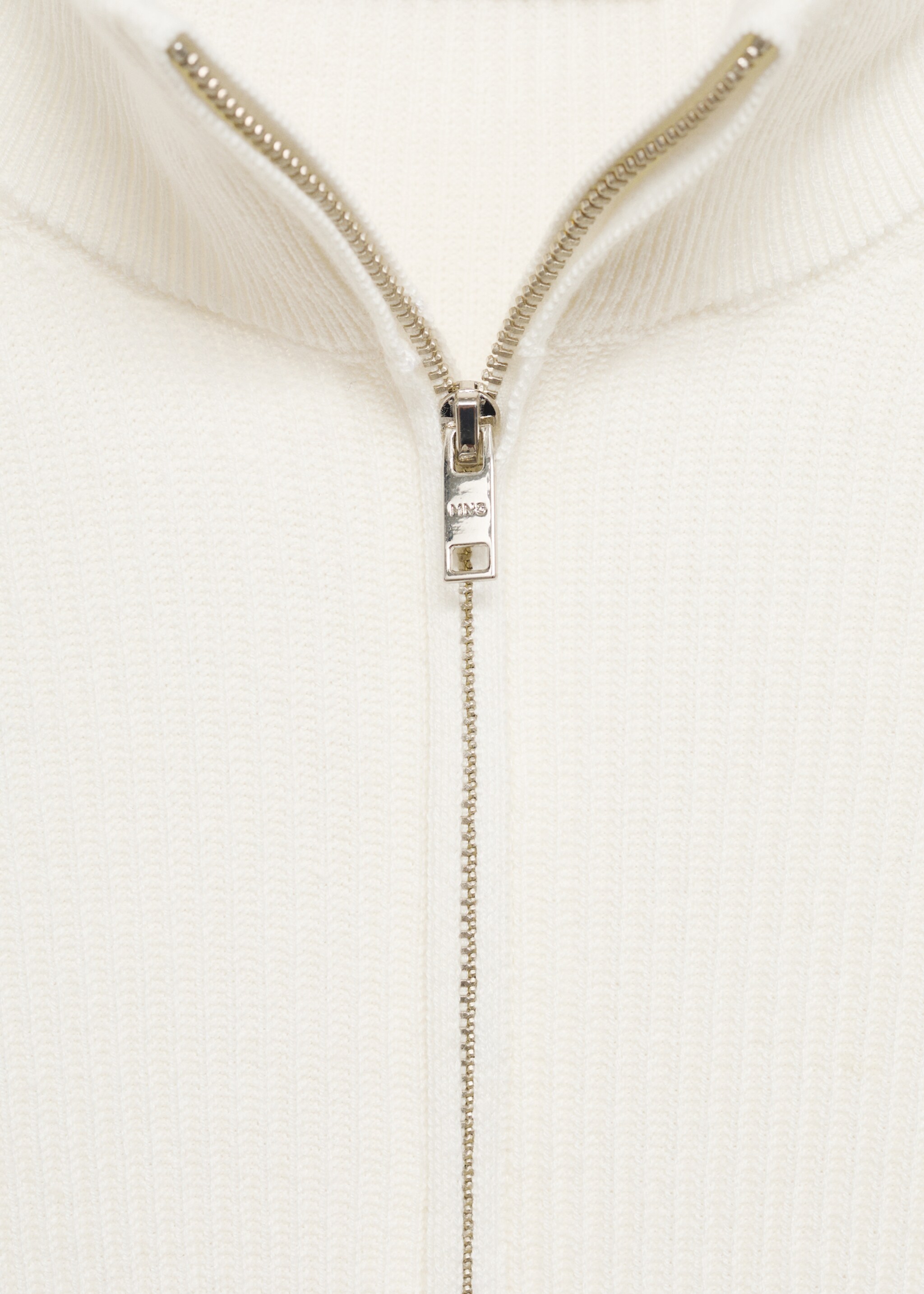 Jersey canalé cuello cremallera - Detalle del artículo 8, Blanco roto. Ref: 77034444-00.
