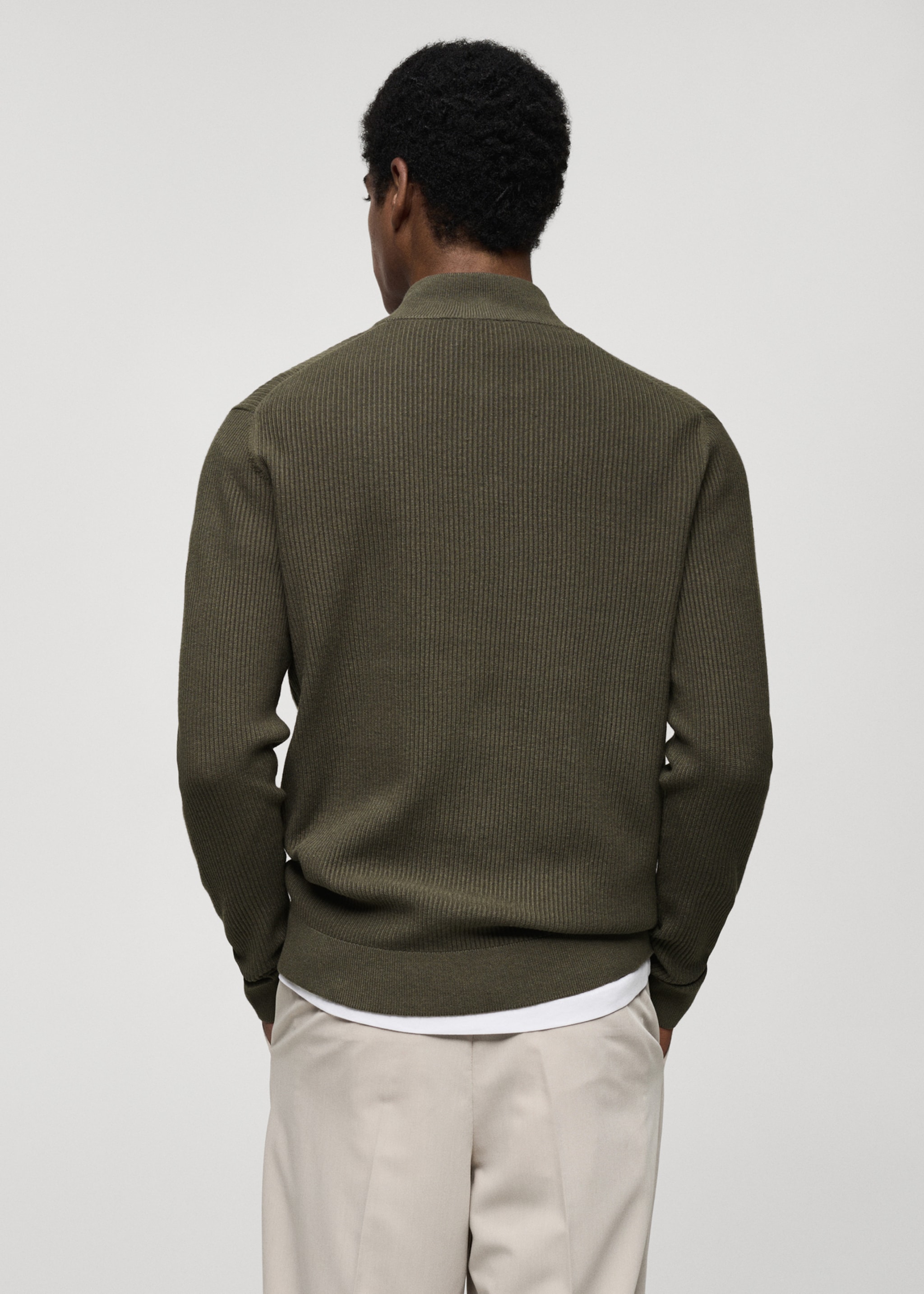 Gerippter Pullover mit Zip-Kragen - Rückseite des Artikels, Khaki. Ref: 77034444-00.