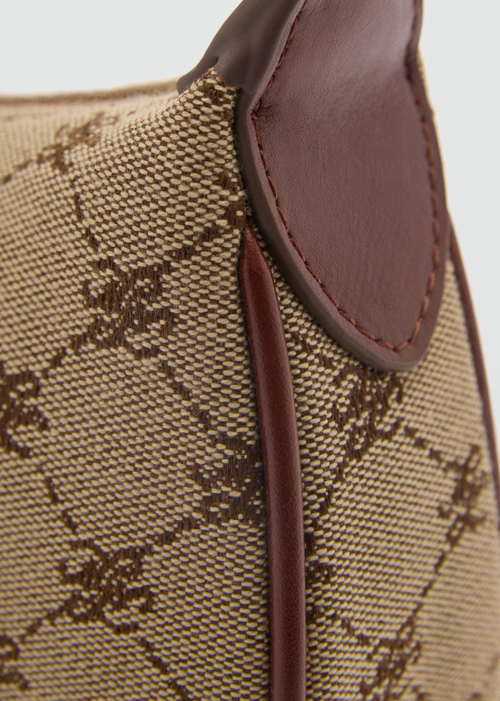 Sac porté épaule imprimé logo - Détail de l'article 2, Marron. Ref: 77034451-00.