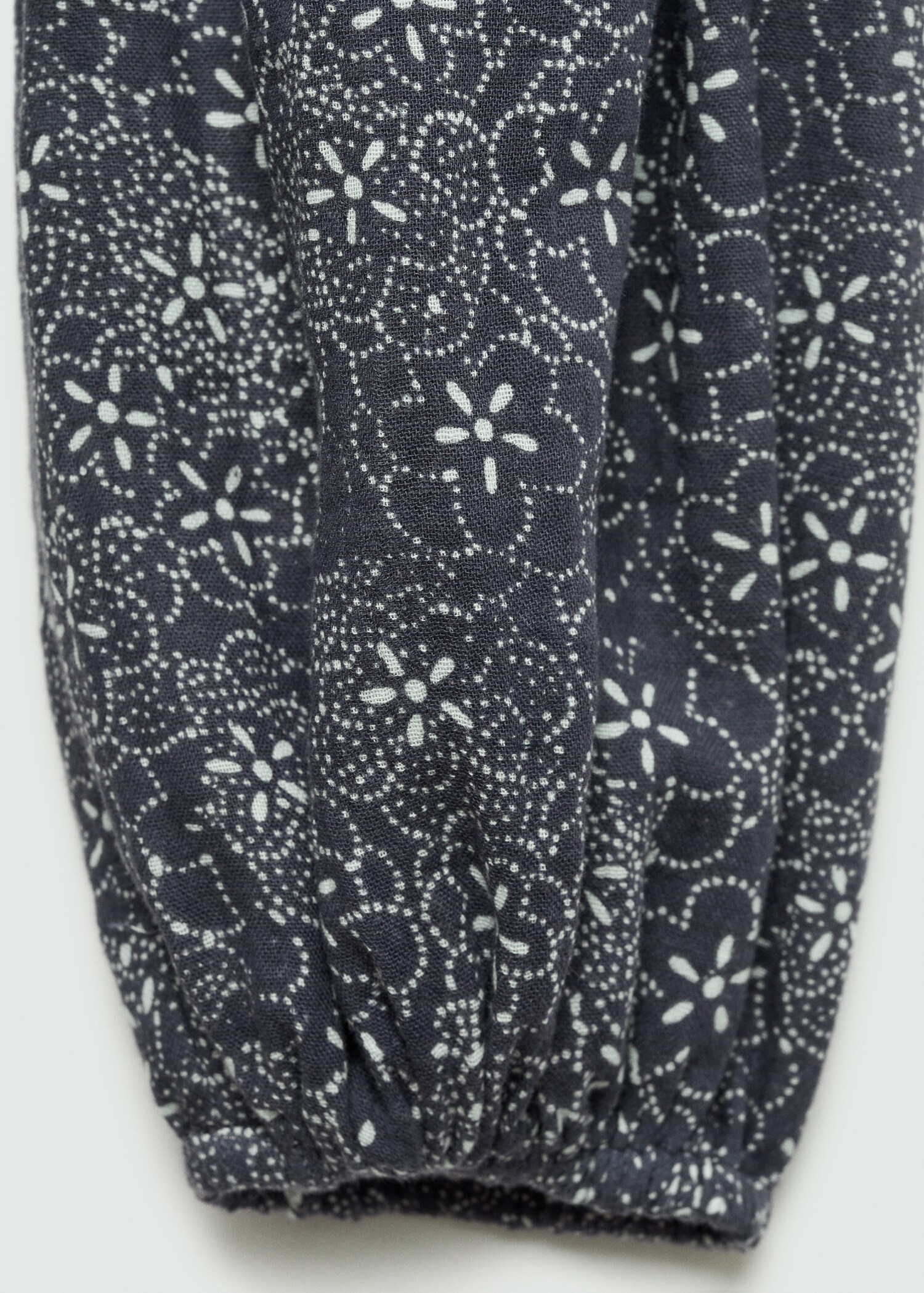 Kleid mit Blumendruck - Detail des Artikels 0