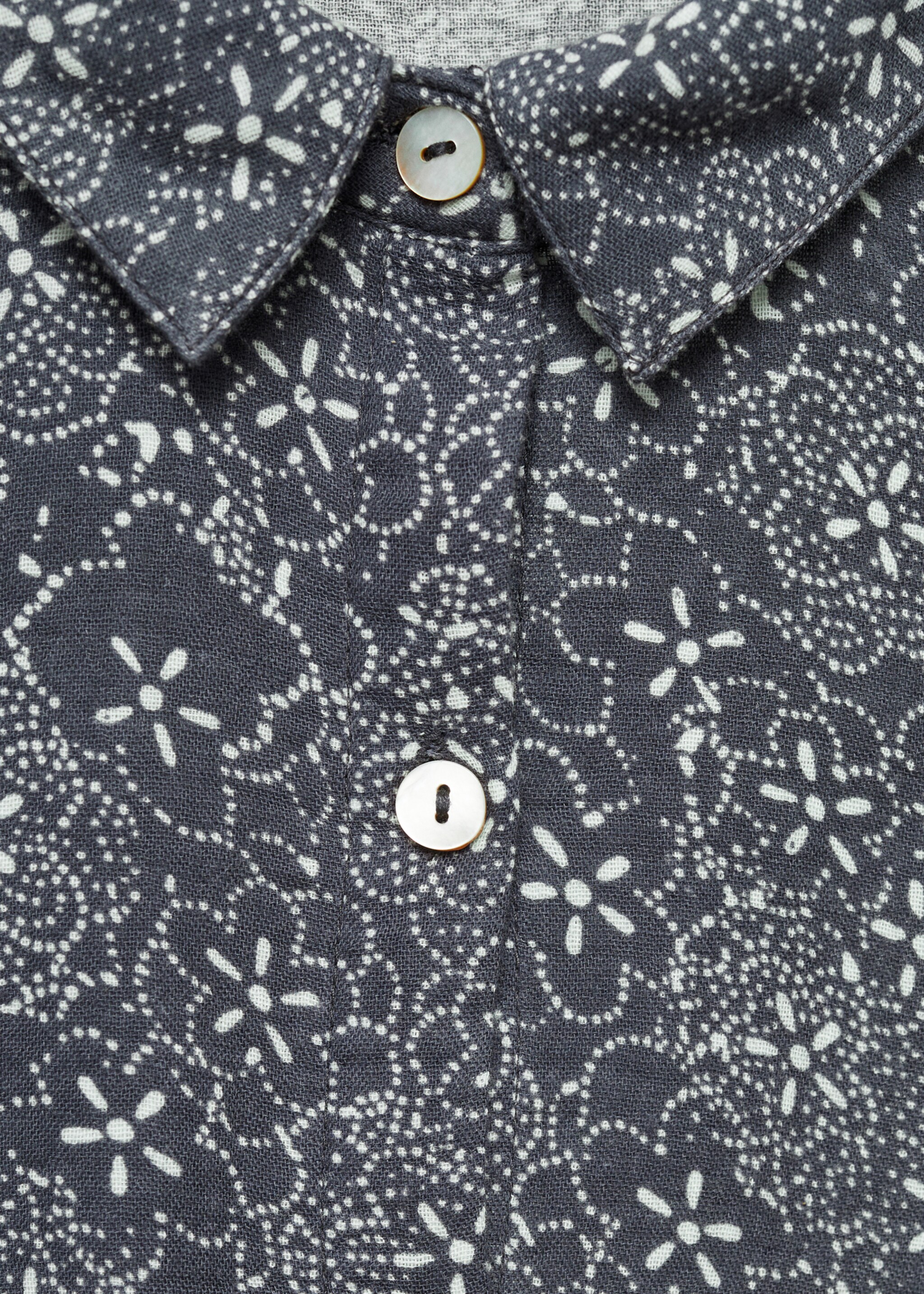 Kleid mit Blumendruck - Detail des Artikels 8, Anthrazit. Ref: 77034786-00.