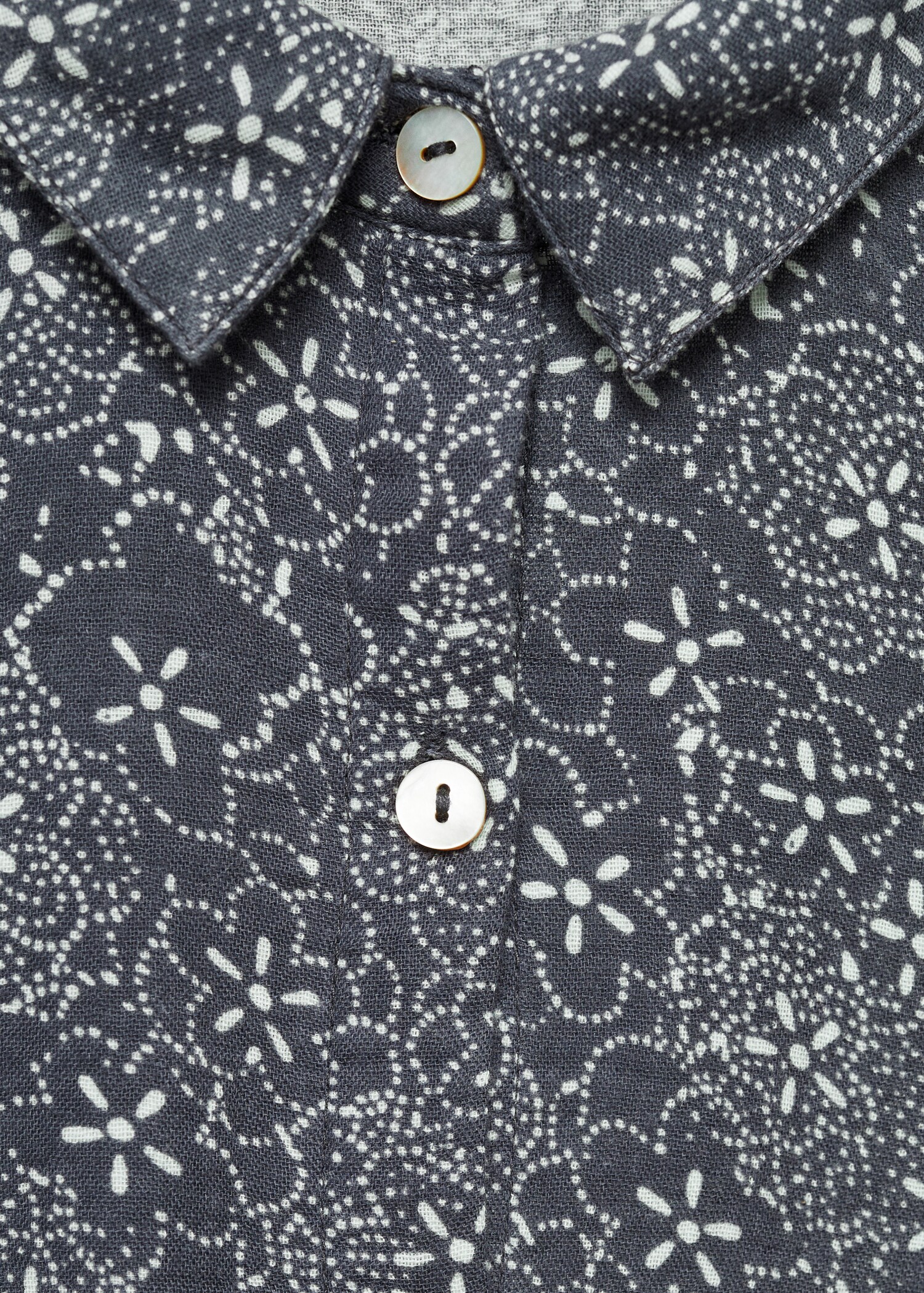 Kleid mit Blumendruck - Detail des Artikels 8