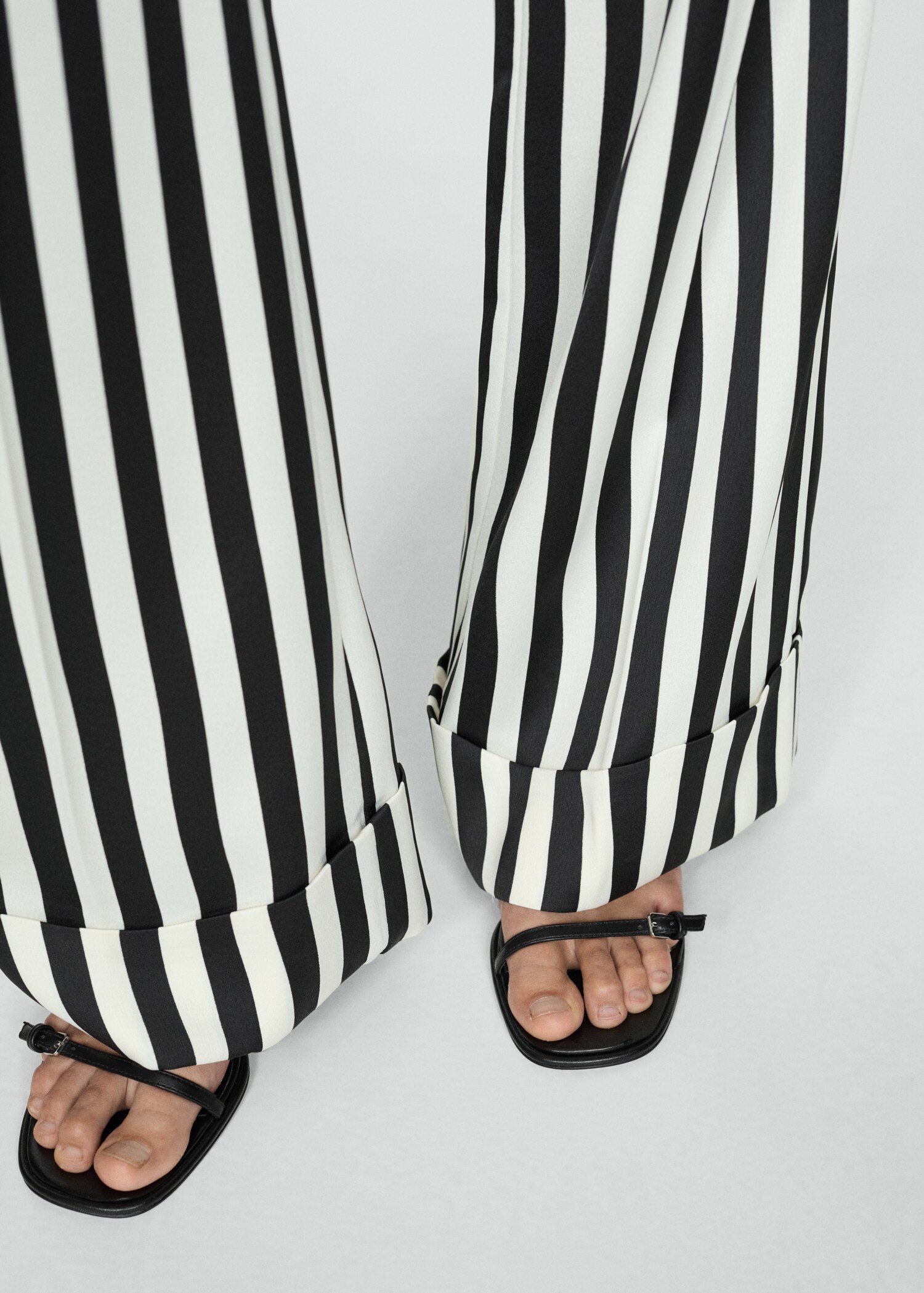 Pantalon droit à rayures - Détail de l'article 2