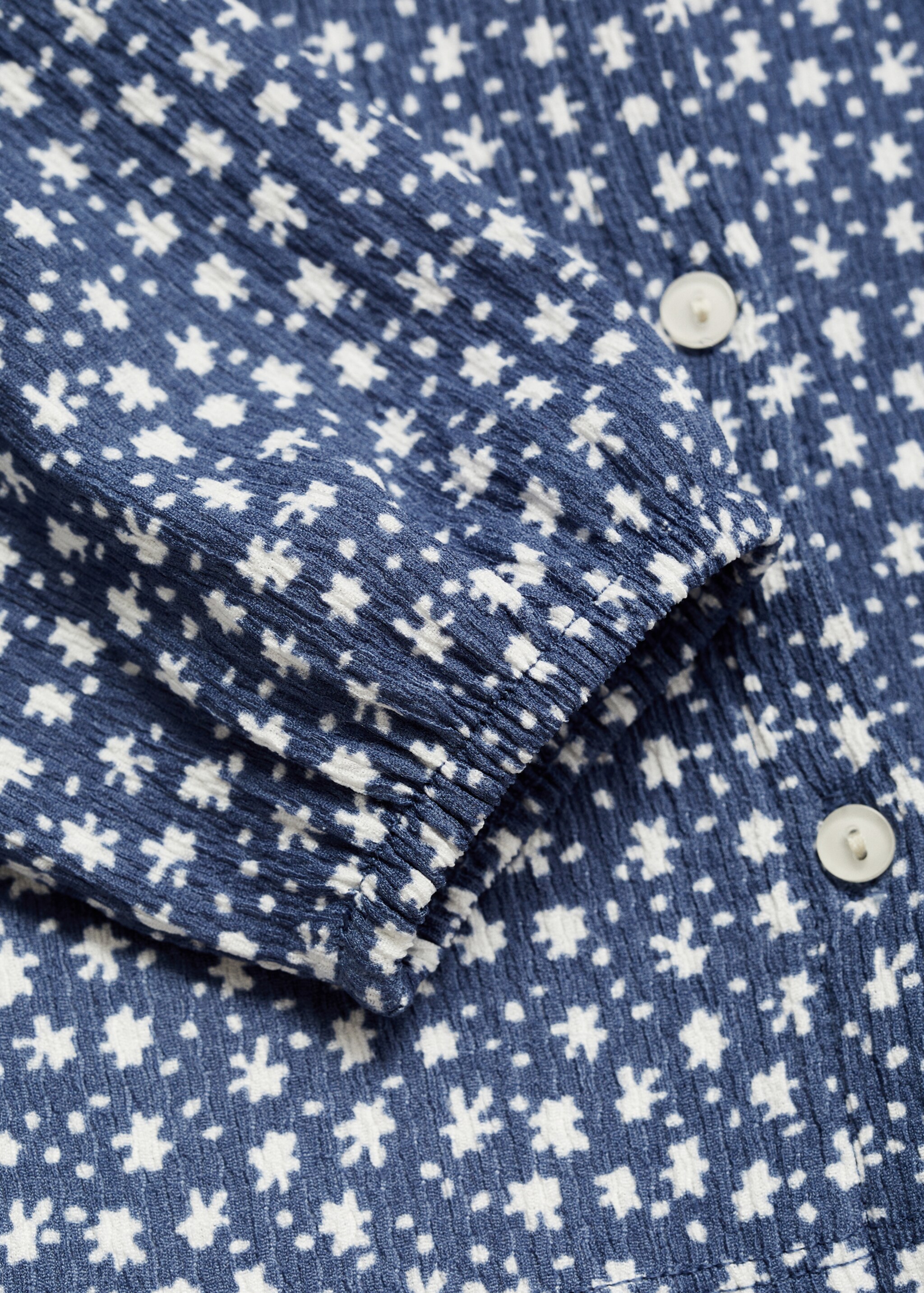 Printed blouse with babydoll collar - Details of the article 0