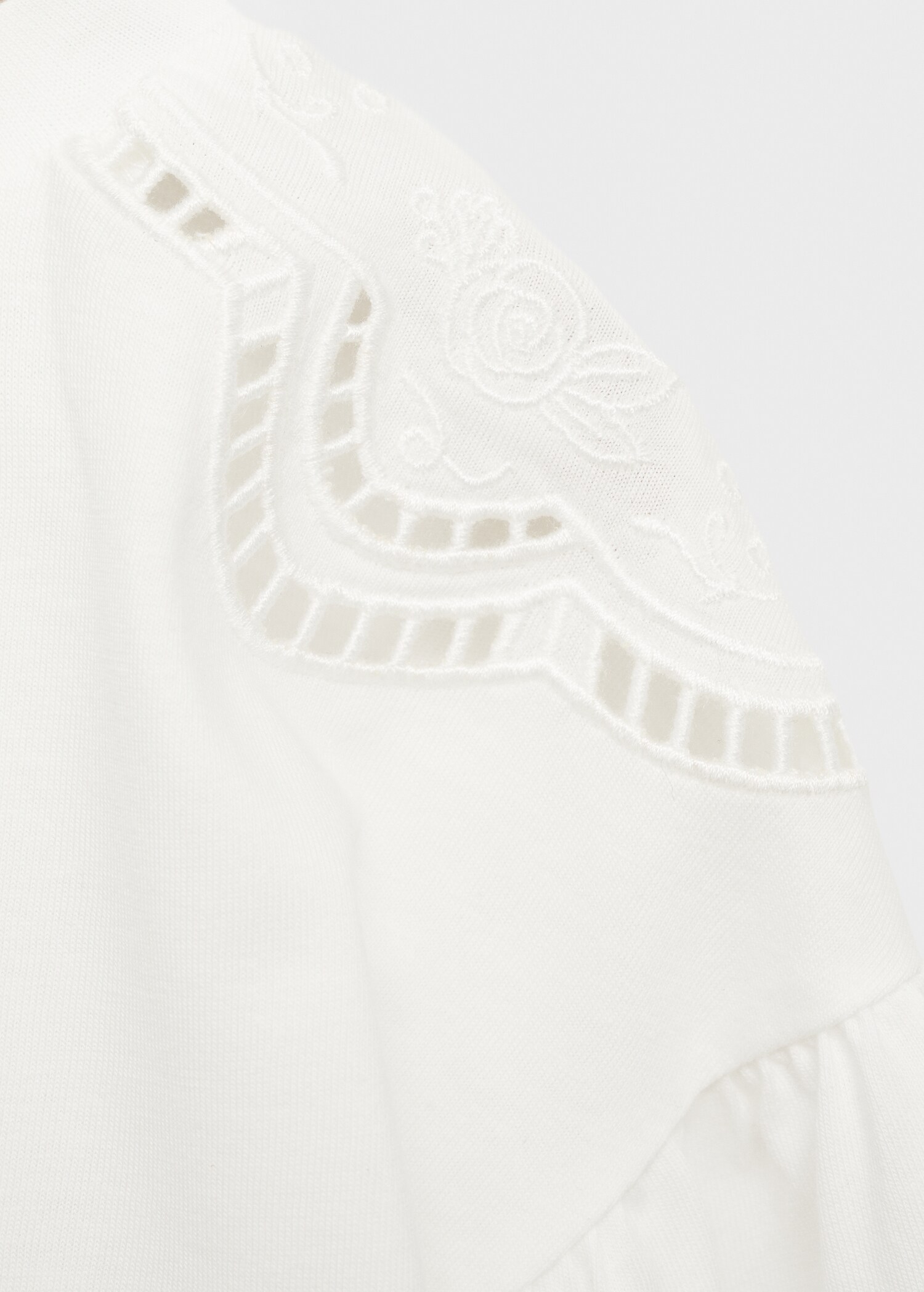 T-Shirt mit Stickereien - Detail des Artikels 8