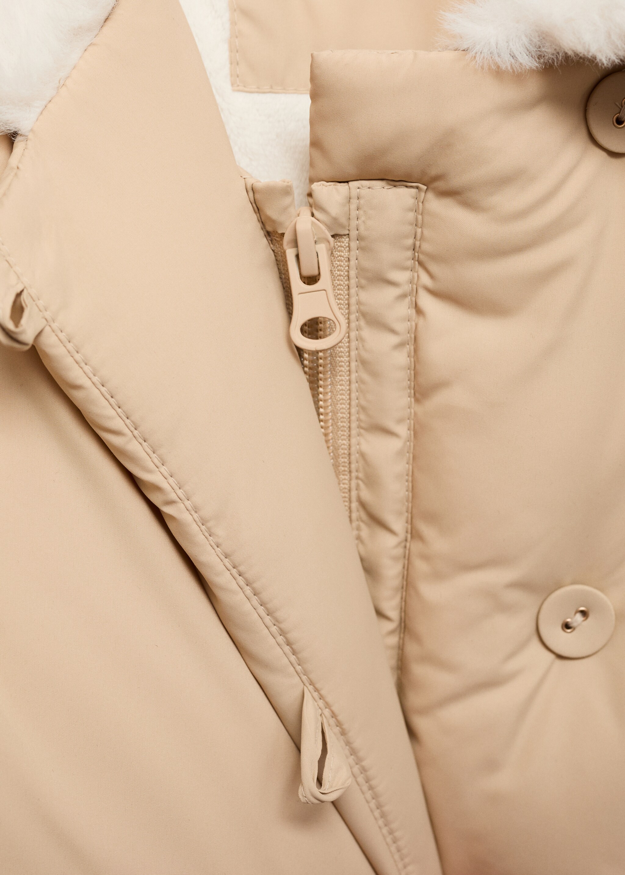 Fur-effect quilted coat - Details of the article 8, Sand. Ref: 77035147-00.