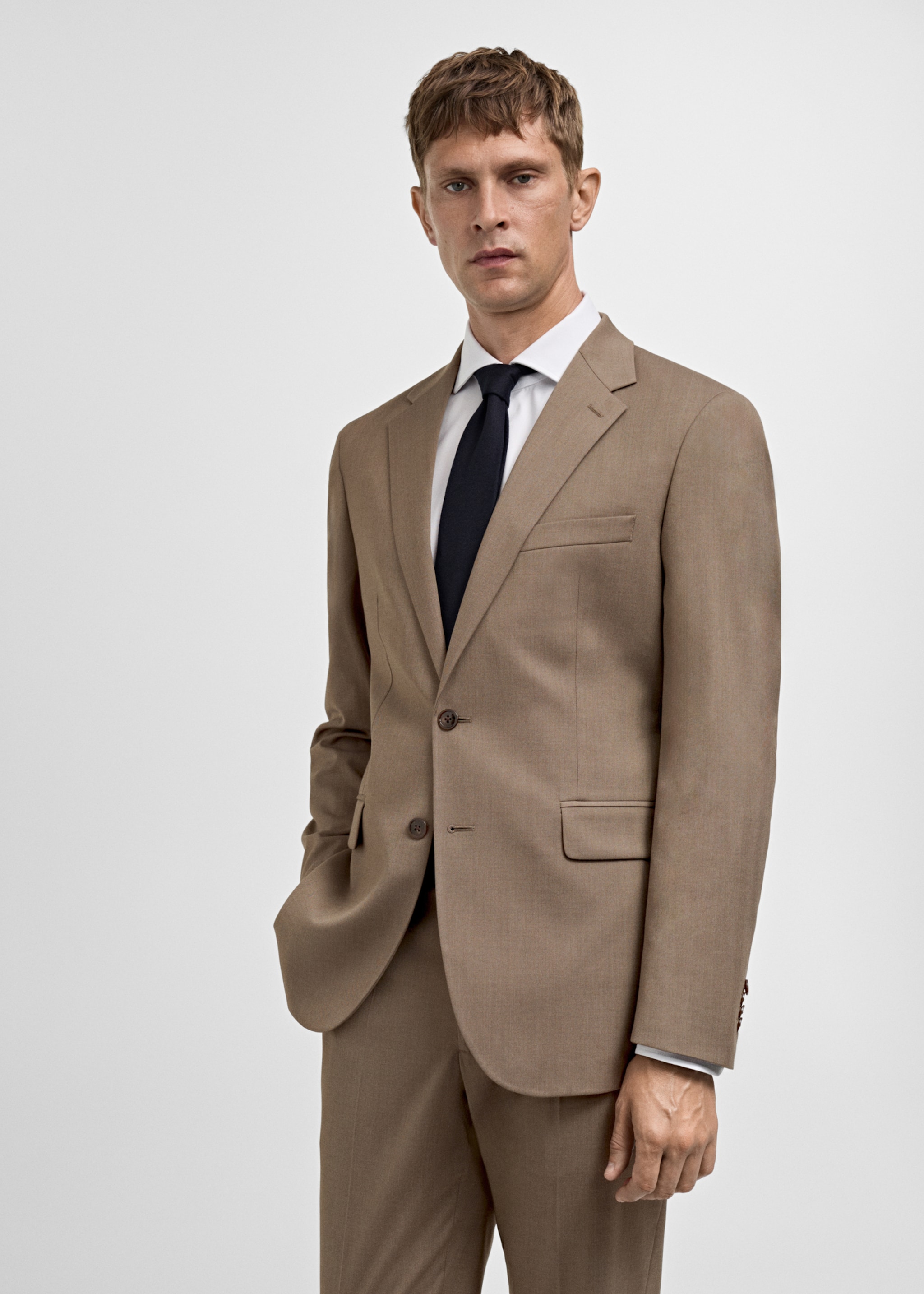 Slim Fit-Anzugjacke aus Comfort-Stretch-Gewebe - Mittlere Ansicht, Beige. Ref: 77035149-00.