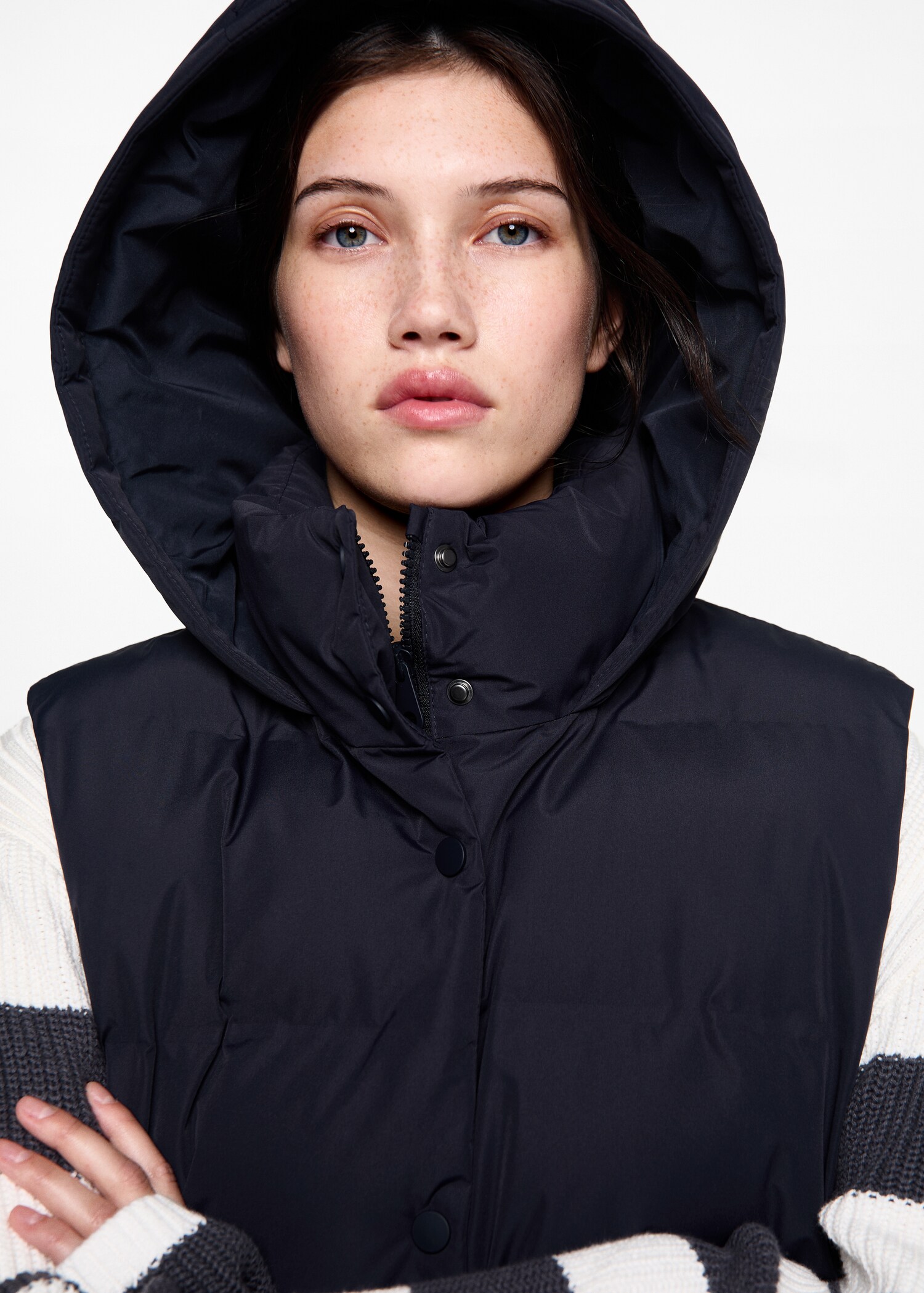 Quilted vest with hood - Details of the article 1