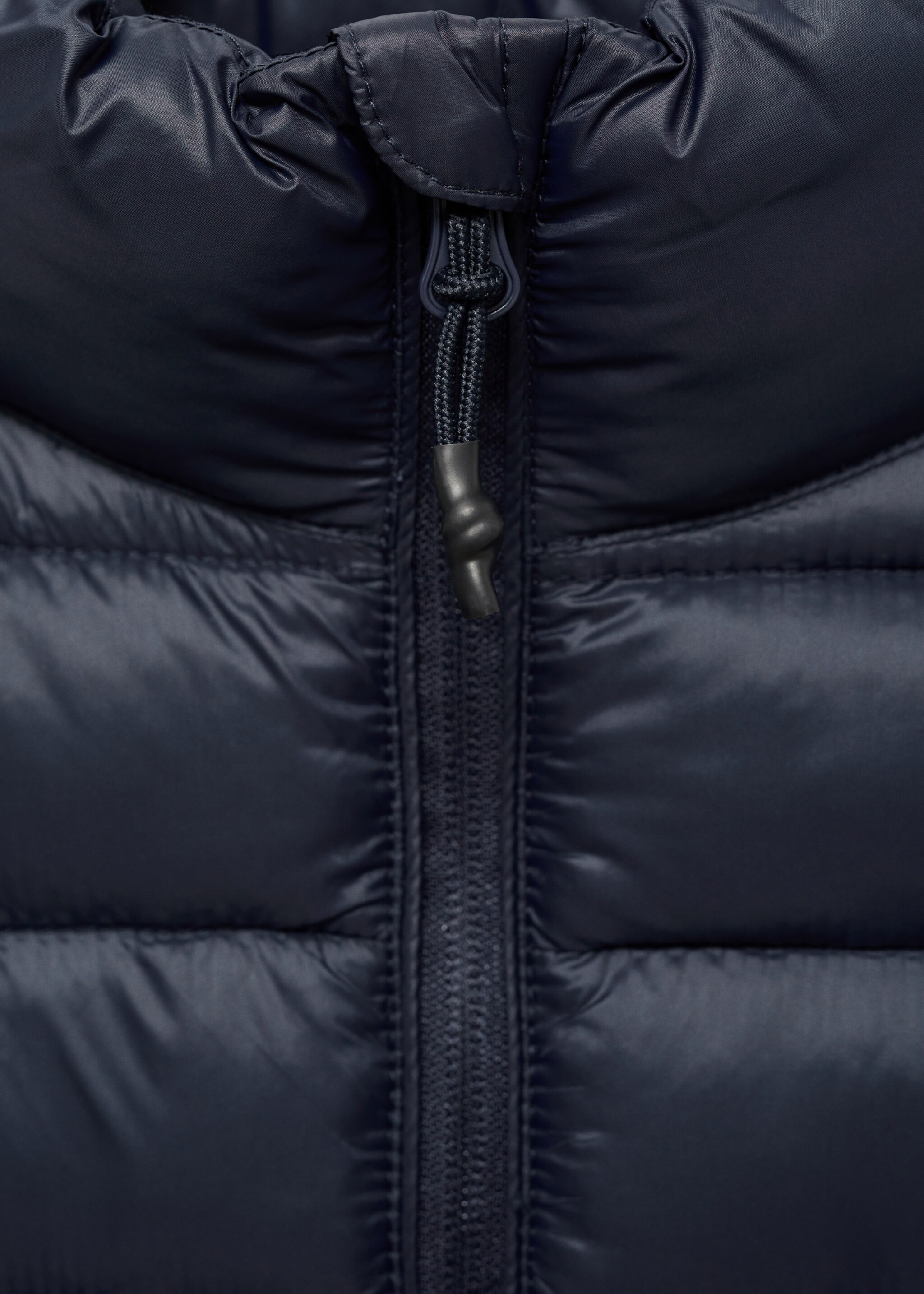 Quilted gilet - Details of the article 8, Dark Navy. Ref: 77035634-00.