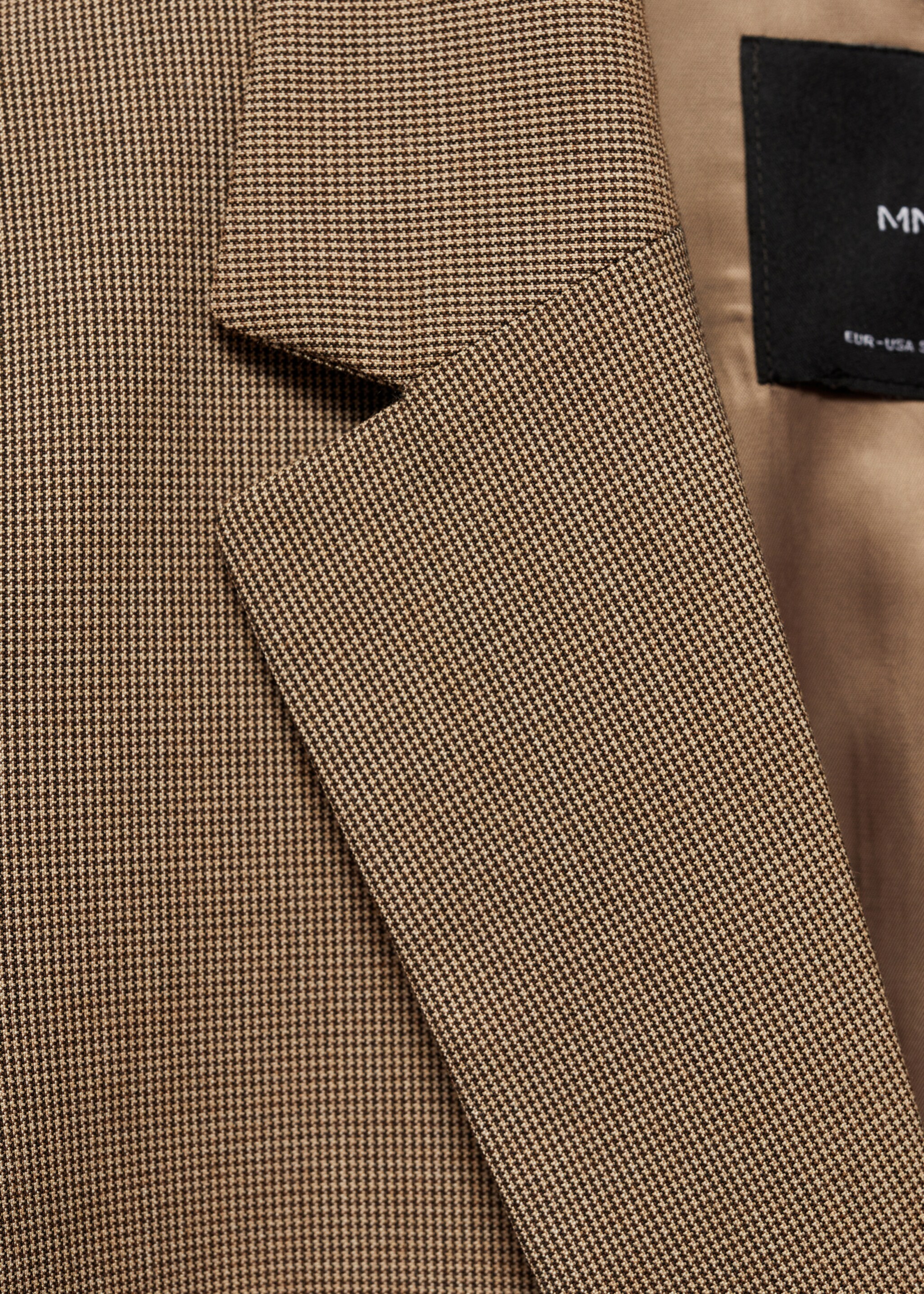 Front button closure - Details of the article 0, Chocolate. Ref: 77035637-00.
