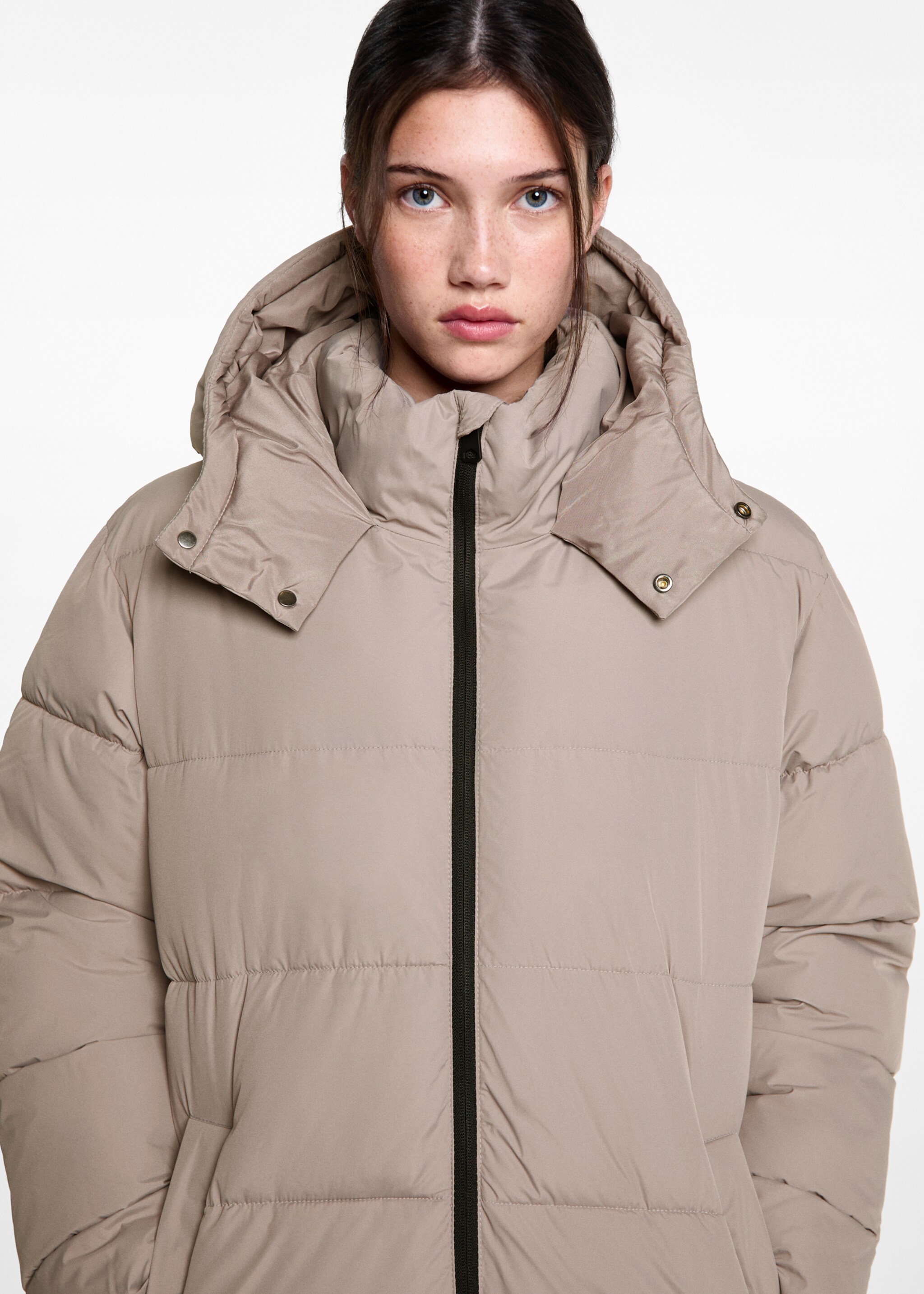 Quilted long coat - Details of the article 1, Medium Brown. Ref: 77035638-00.