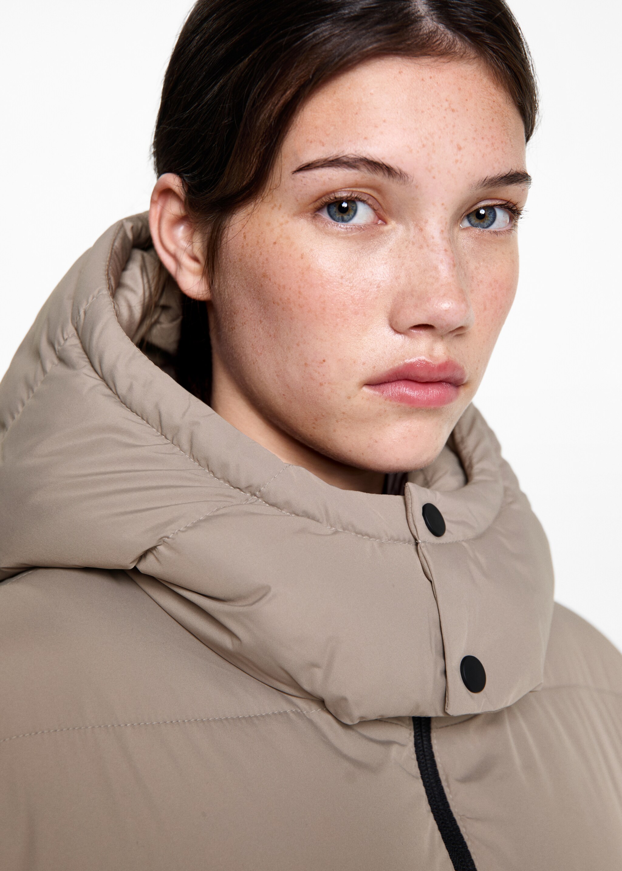 Quilted long coat - Details of the article 4, Medium Brown. Ref: 77035638-00.