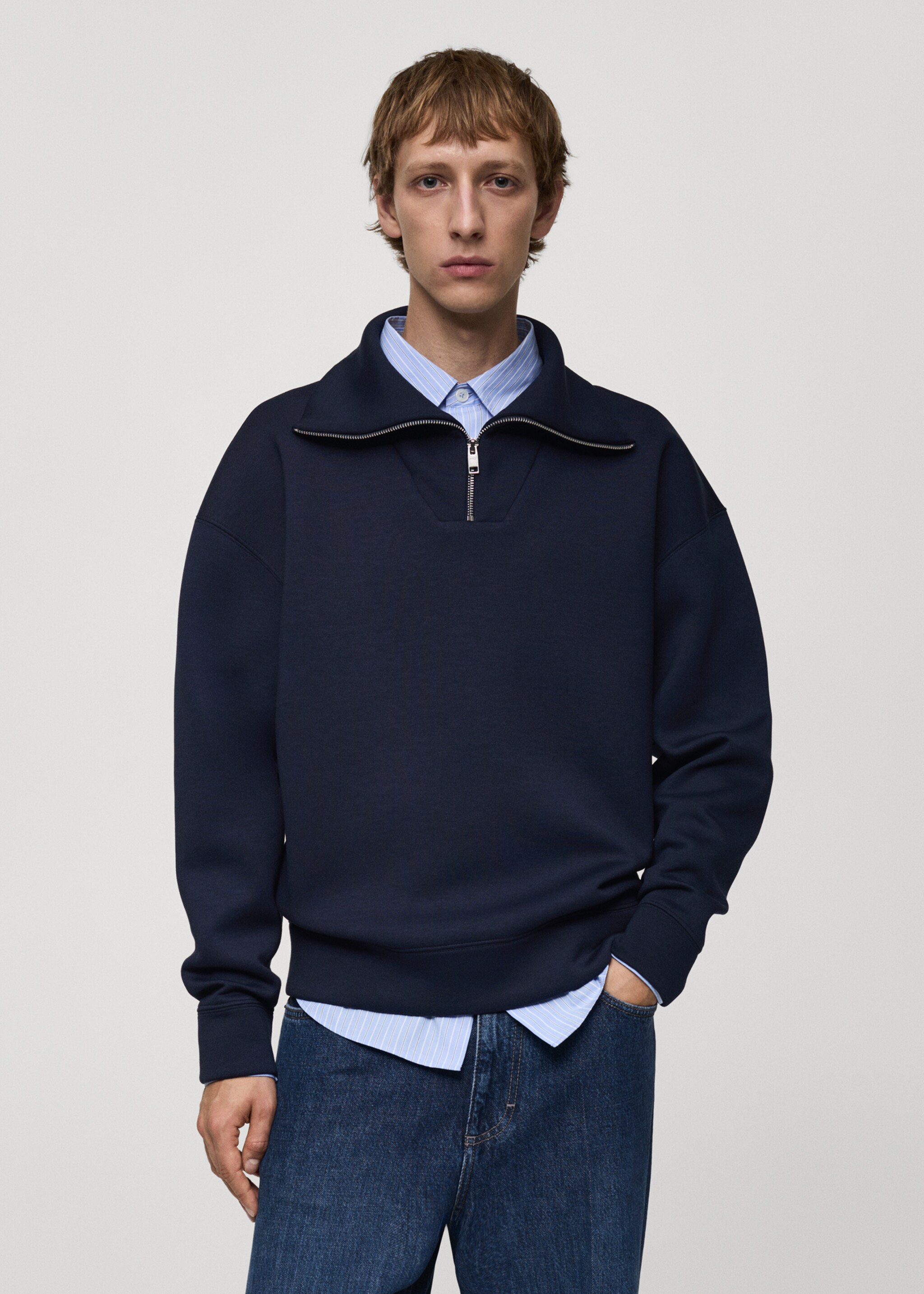 Sudadera cuello cremallera relaxed fit - Plano medio
