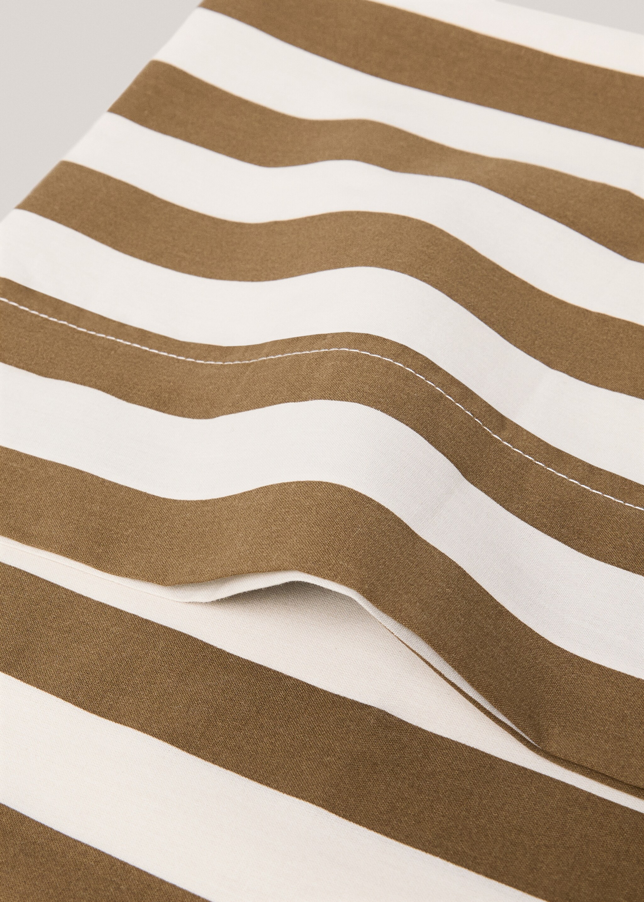 Striped pillowcase 45x110cm - Details of the article 1, Olive Green. Ref: 77035644-00.