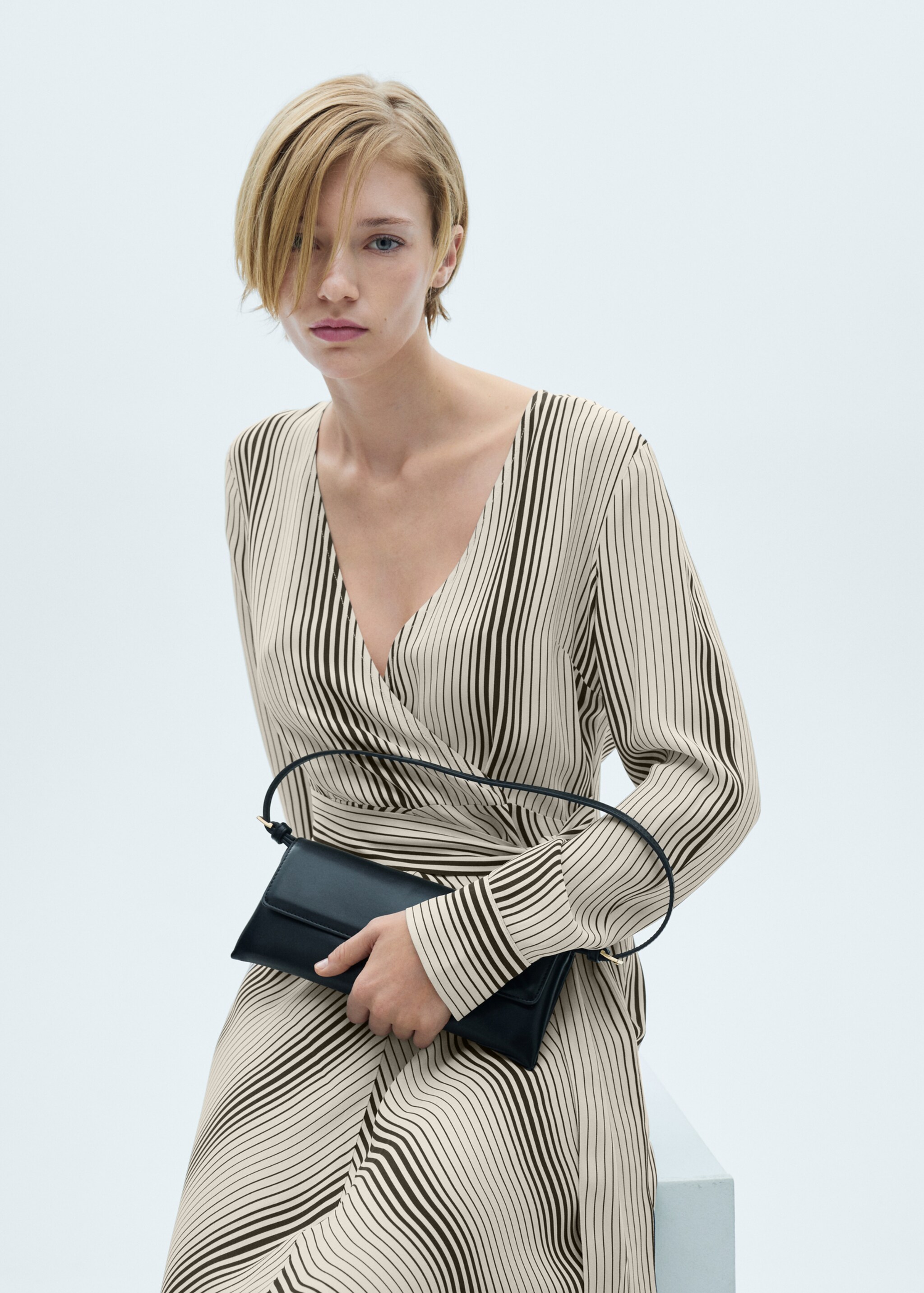Stripe-print dress with bow - Details of the article 6, Ecru. Ref: 77035647-00.