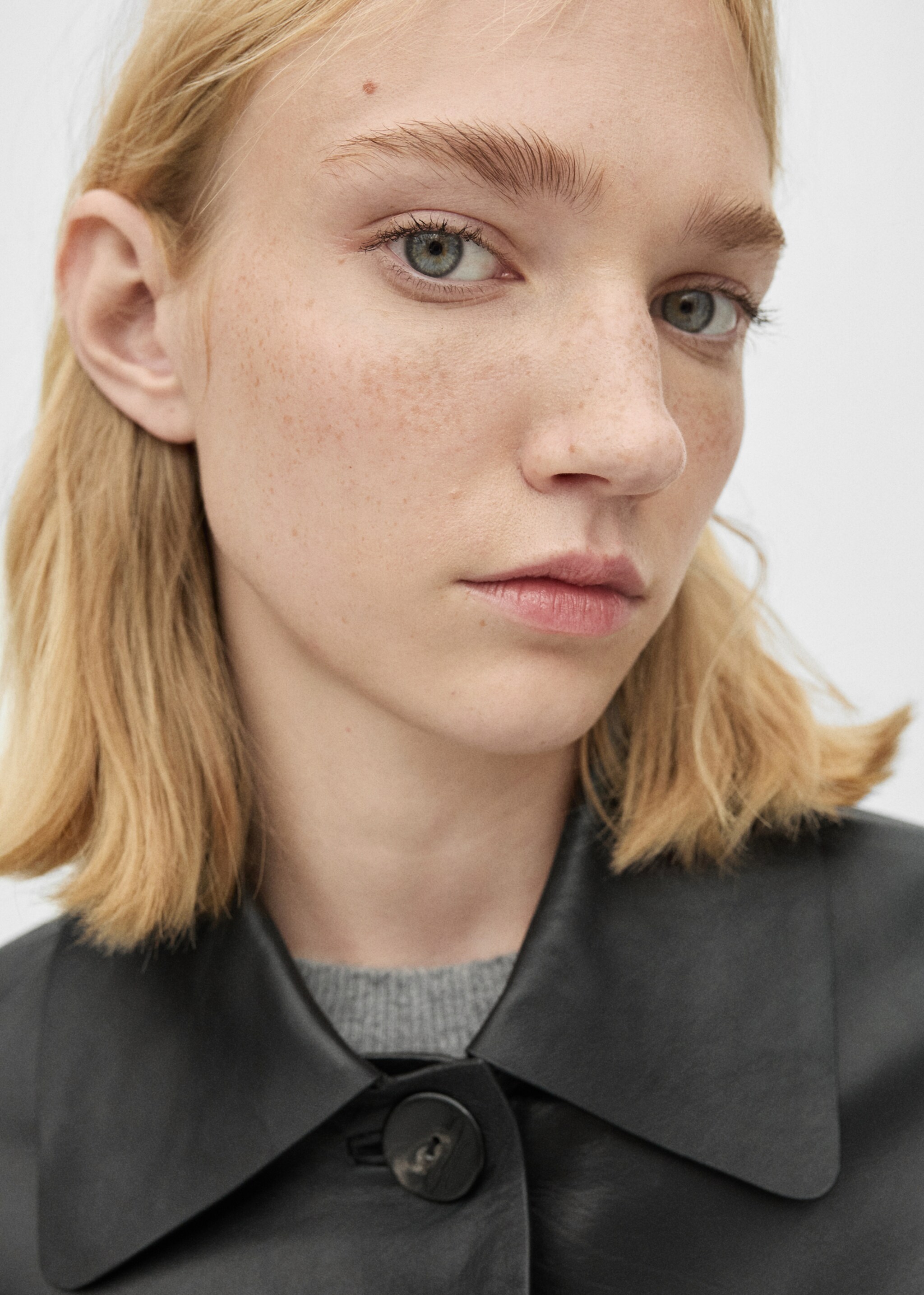 Buttoned leather jacket - Details of the article 1, Black. Ref: 77035657-00.