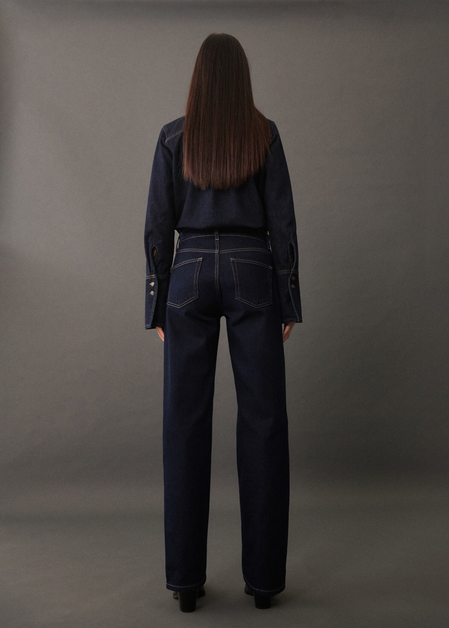 High waist straight jeans - Reverse of the article