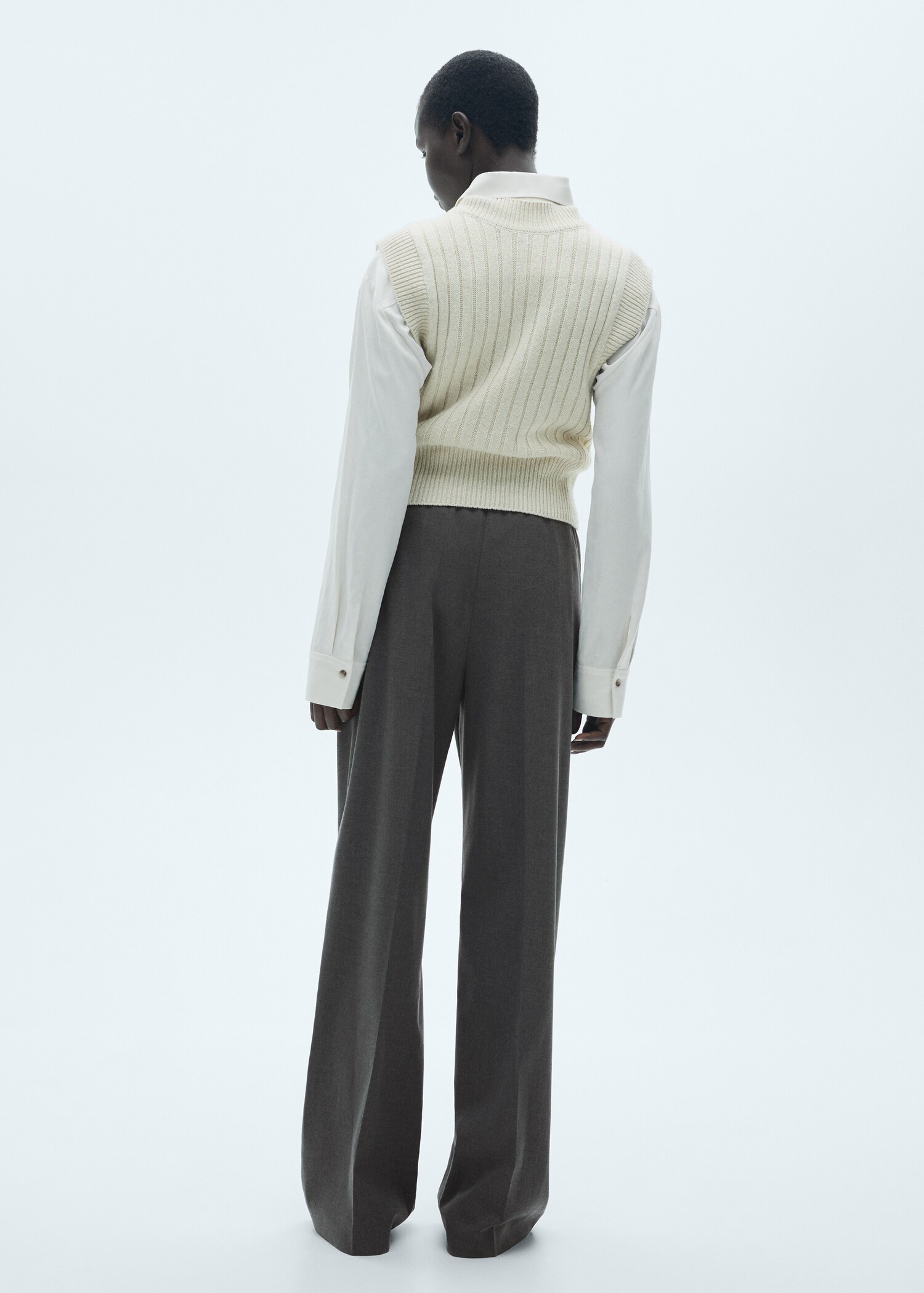 Straight-fit trousers with elastic waist - Reverse of the article