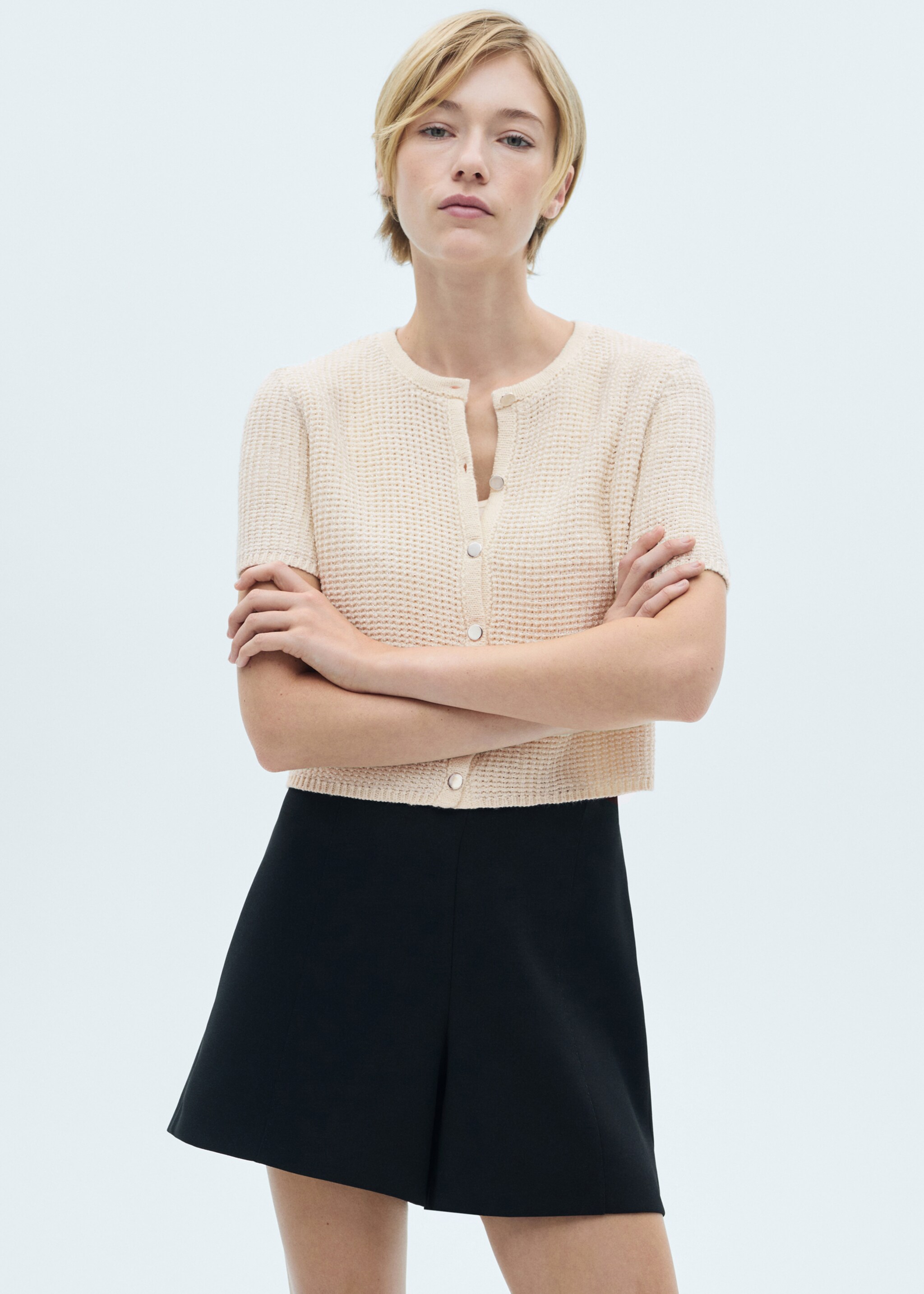 Short-sleeved knitted cardigan - Medium plane