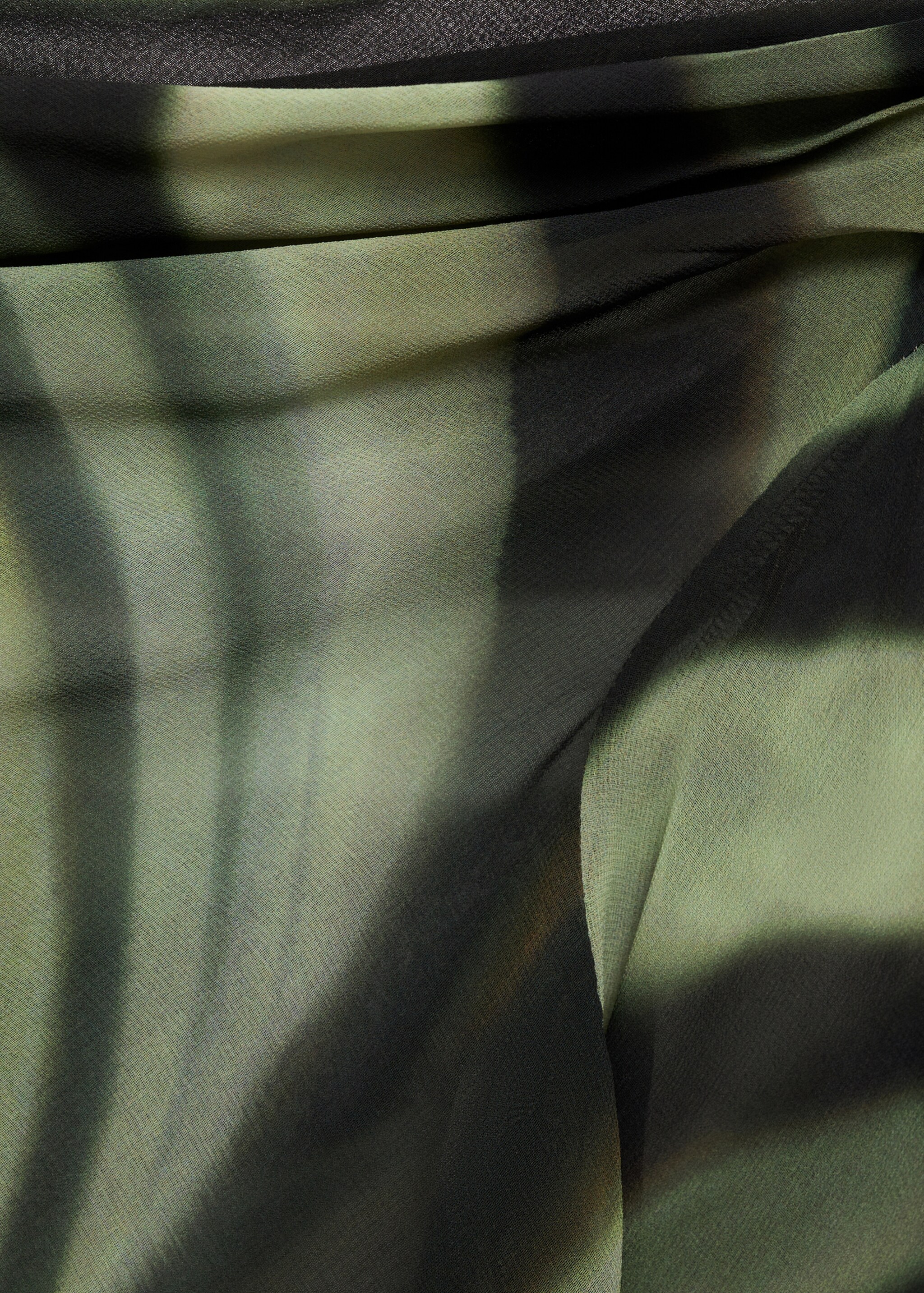 Semi-transparent printed blouse - Details of the article 8, Black. Ref: 77035667-00.