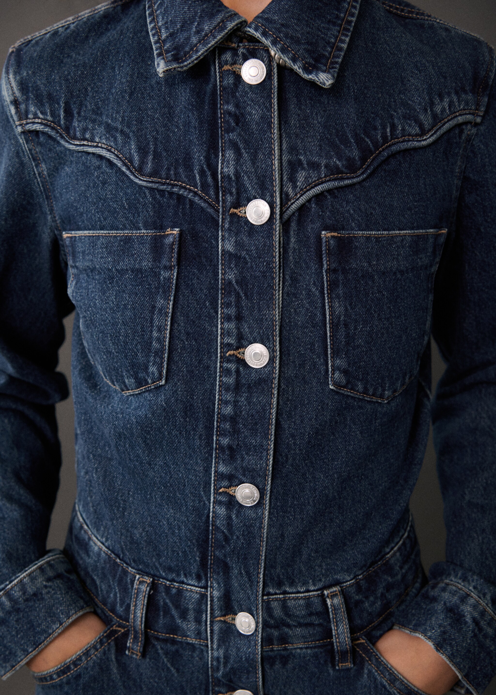 Combi-pantalon en jean - Détail de l'article 6, Bleu foncé. Ref: 77035668-00.