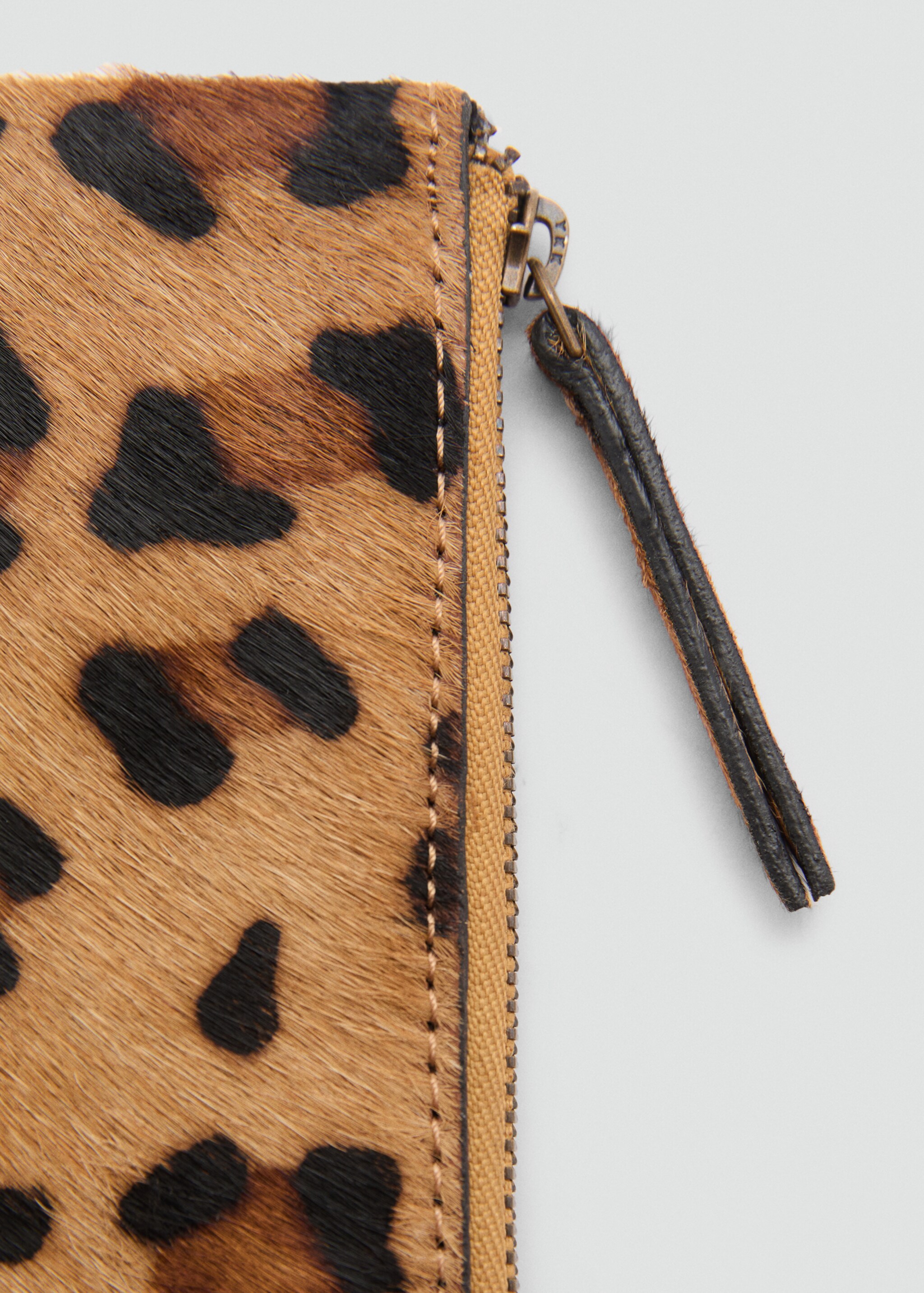 Leopard-print purse - Details of the article 1