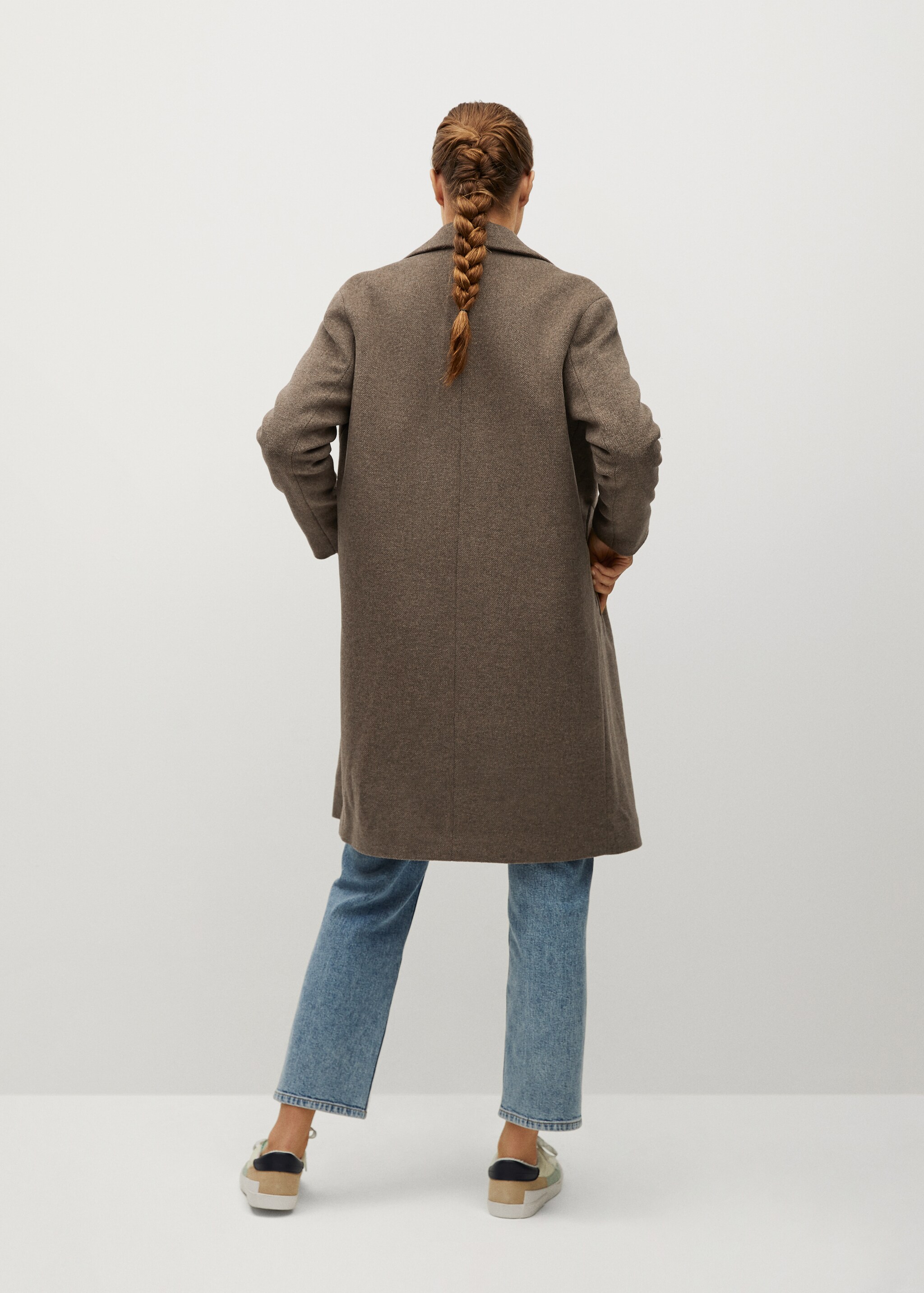Buttoned wool coat - Reverse of the article