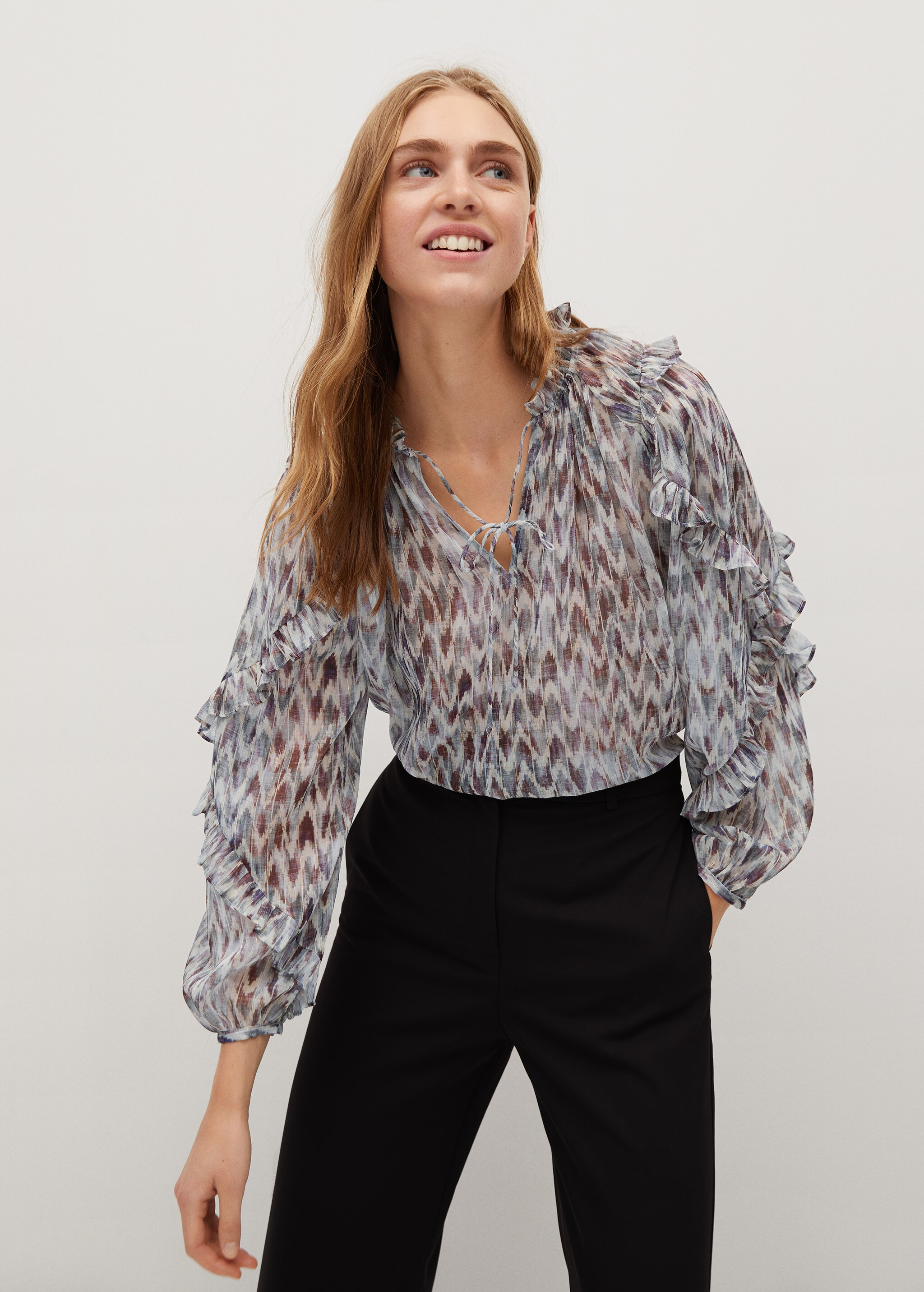Blusa estampada volantes - Plano medio