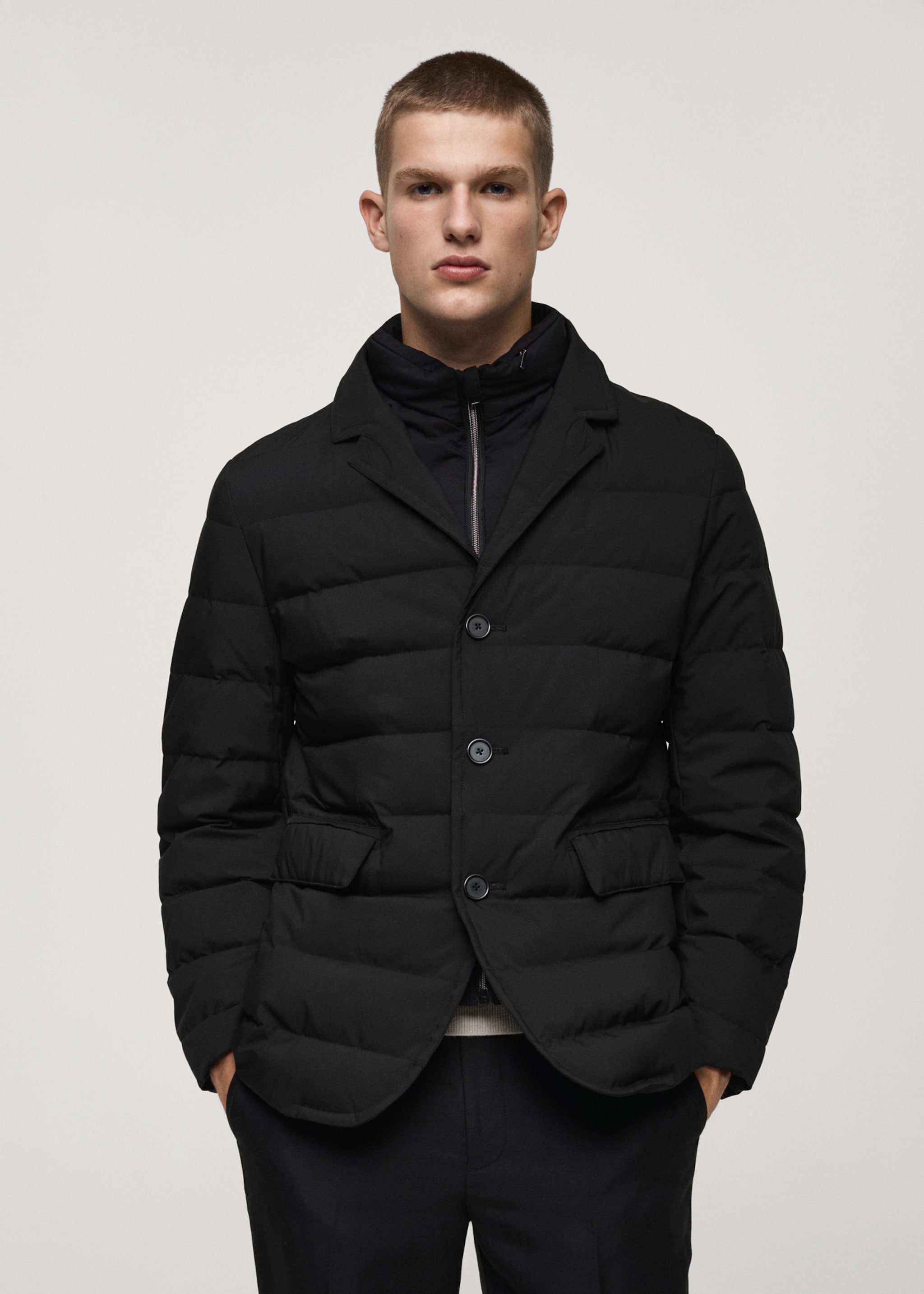 Water-repellent feather-filled jacket - Medium plane, Black. Ref: 77035964-00.