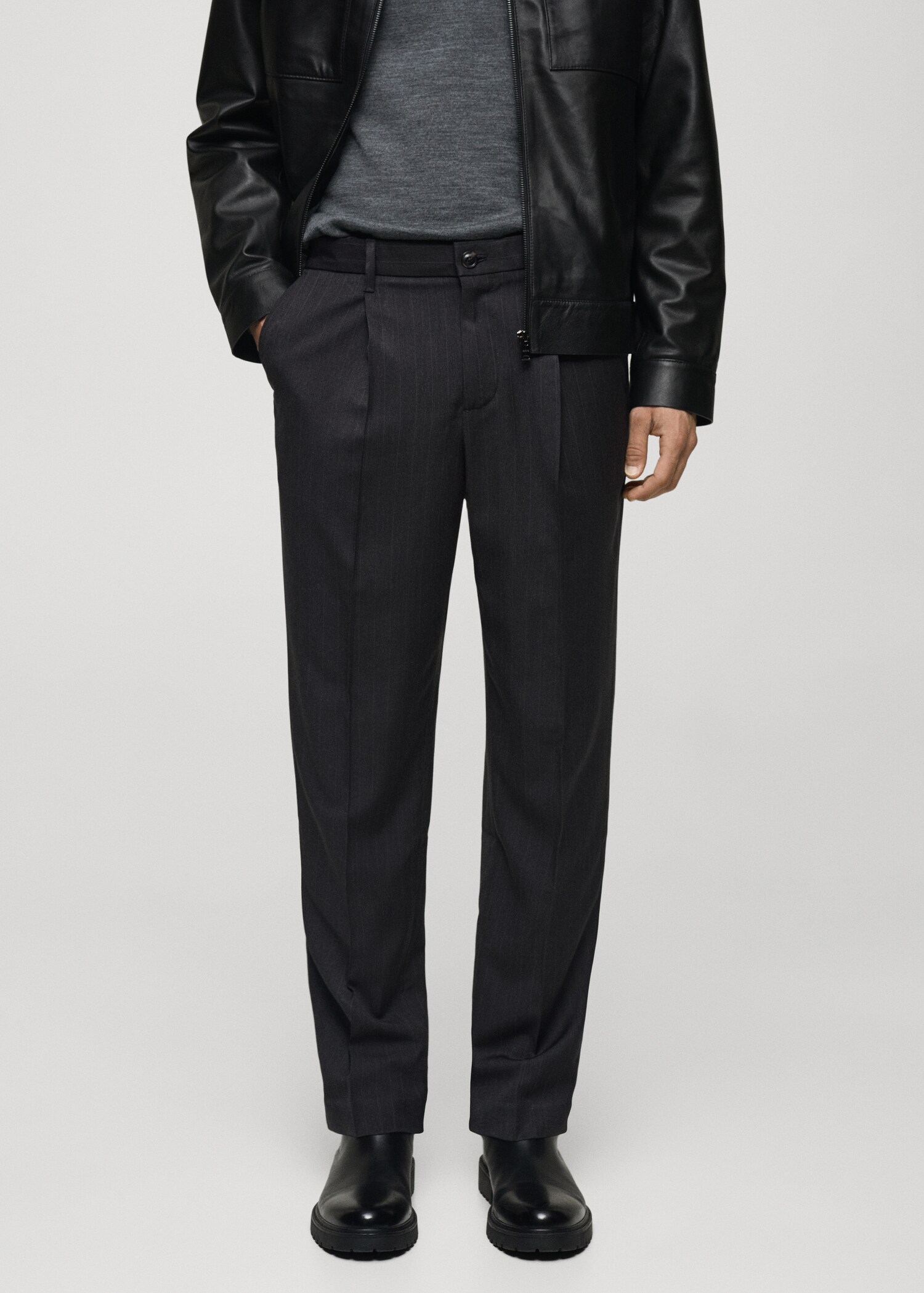 Regular-fit pleated trousers - Medium plane