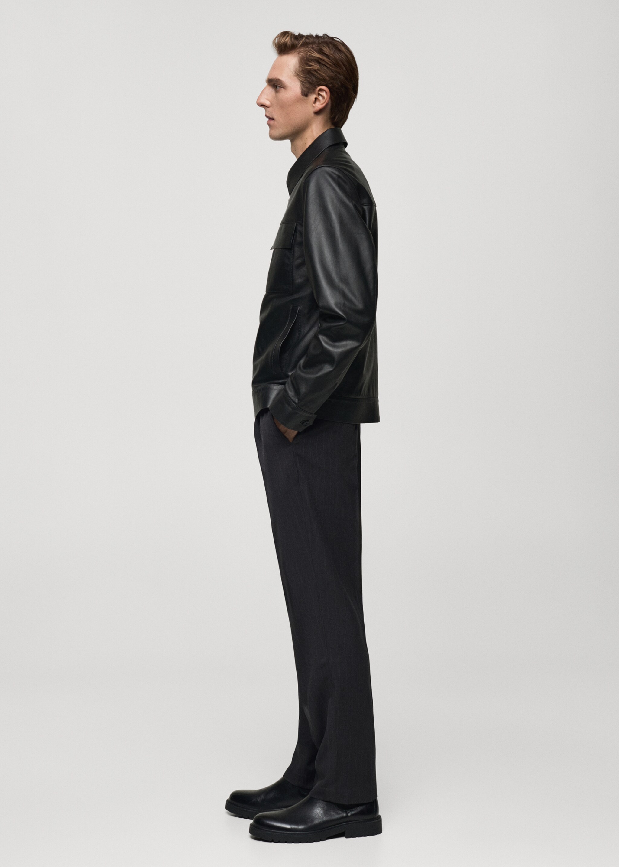 Regular-fit pleated trousers - Details of the article 2, Dark Heather Grey. Ref: 77035965-00.