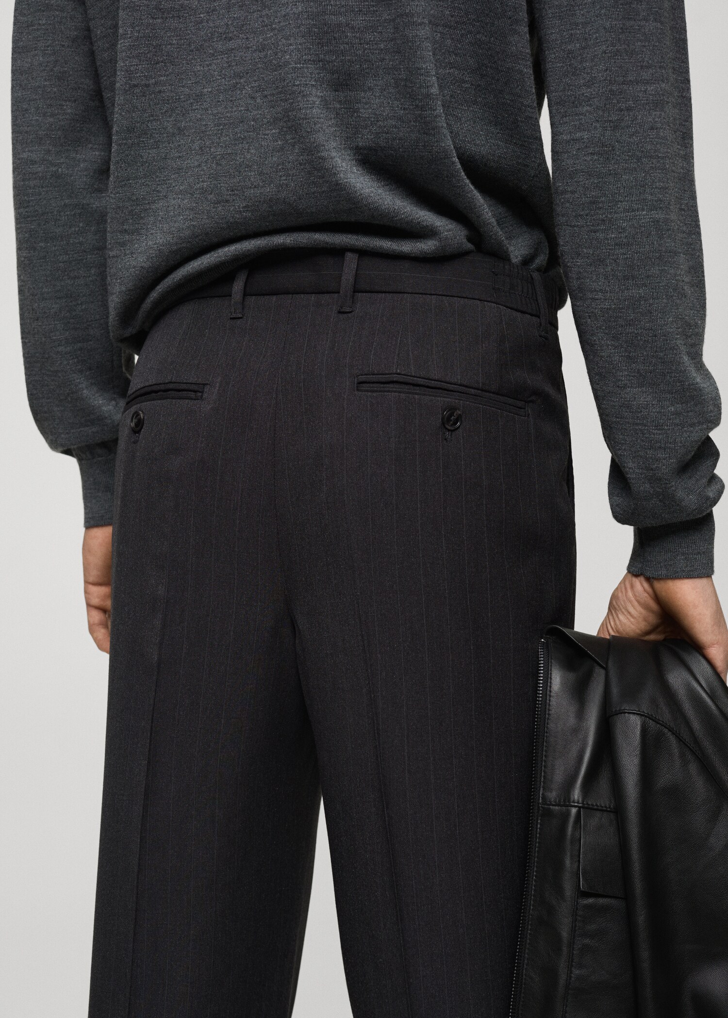 Regular-fit pleated trousers - Details of the article 6