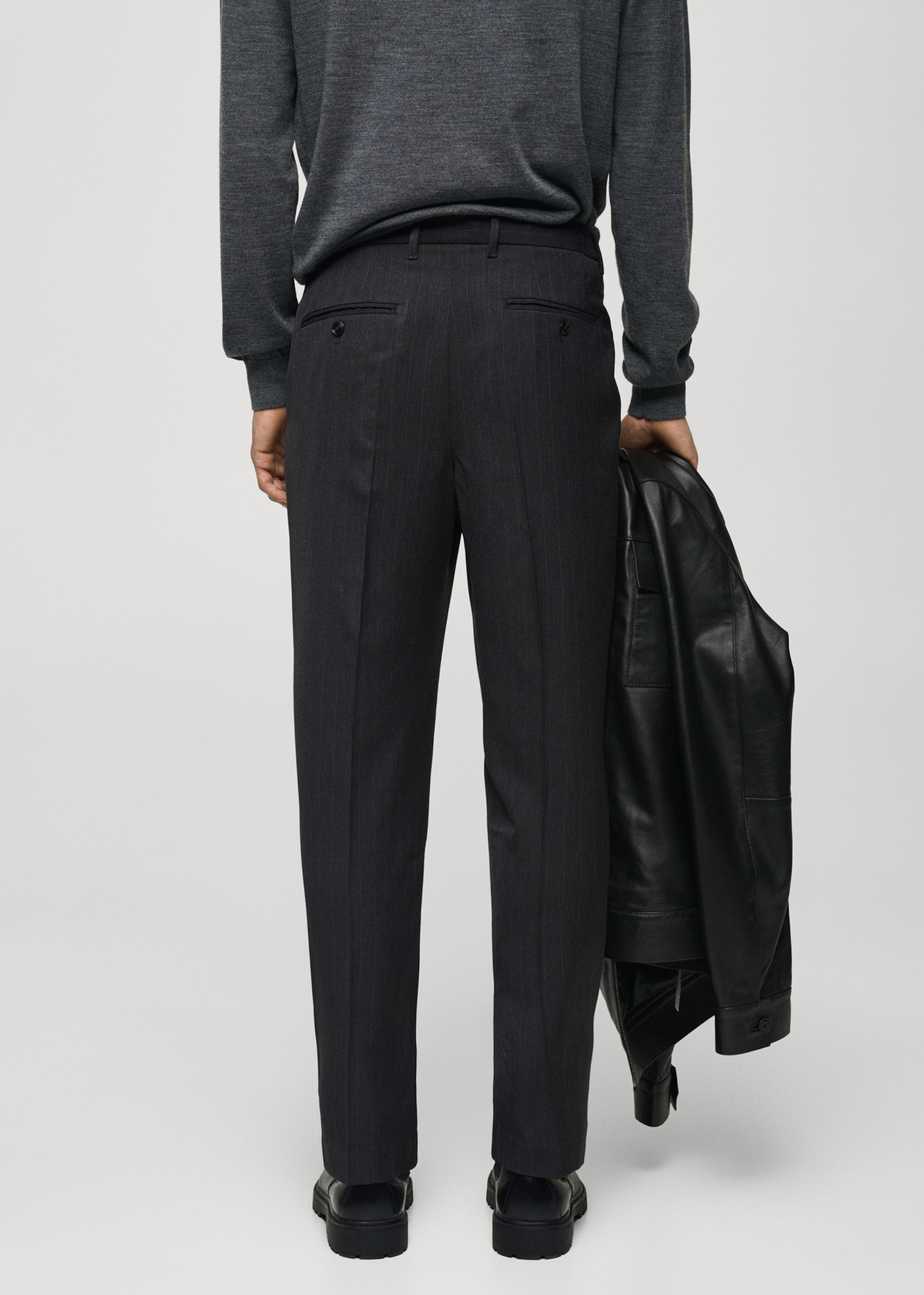 Regular-fit pleated trousers - Reverse of the article, Dark Heather Grey. Ref: 77035965-00.