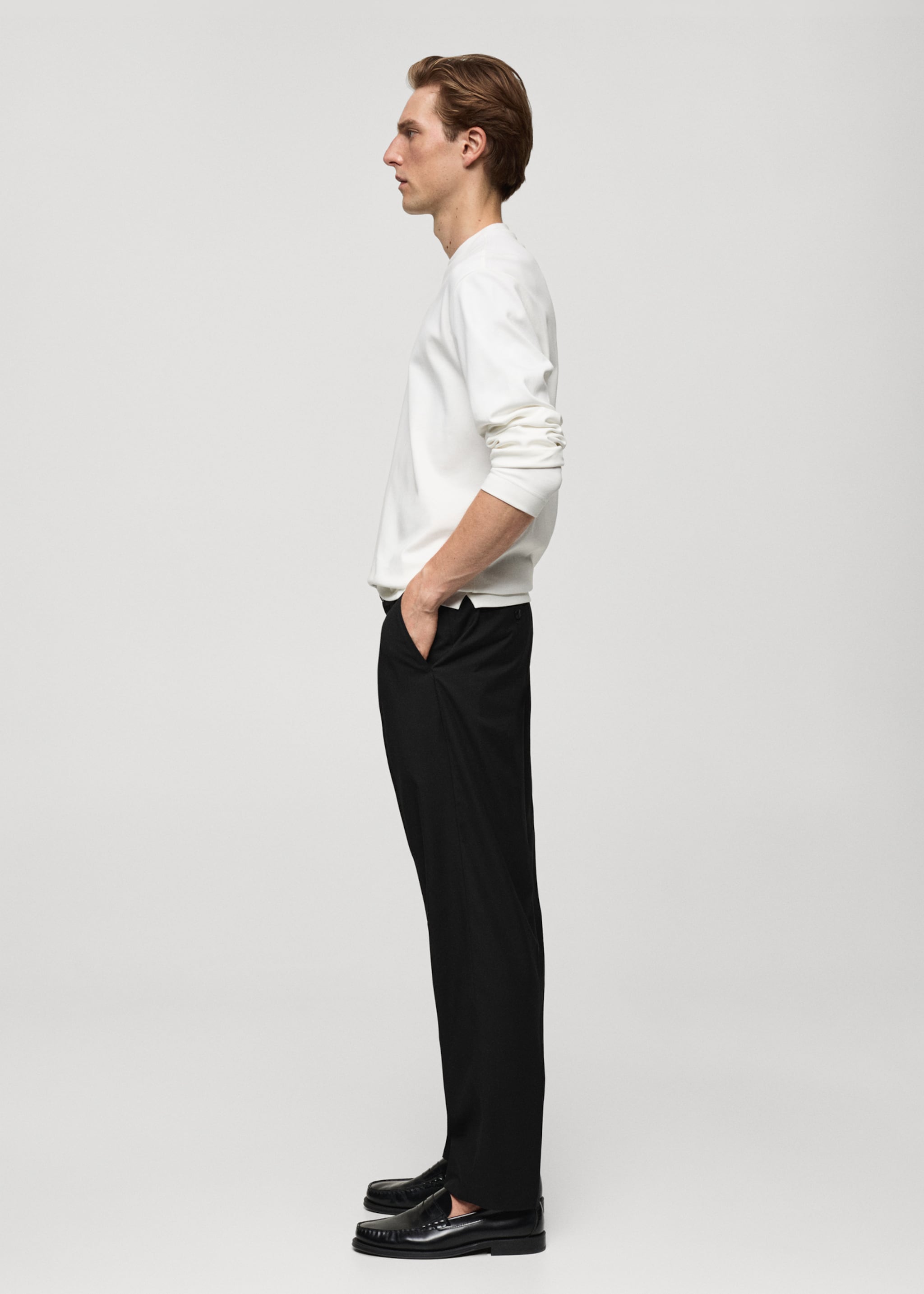 Regular-fit pleated trousers - Details of the article 2, Black. Ref: 77035965-00.