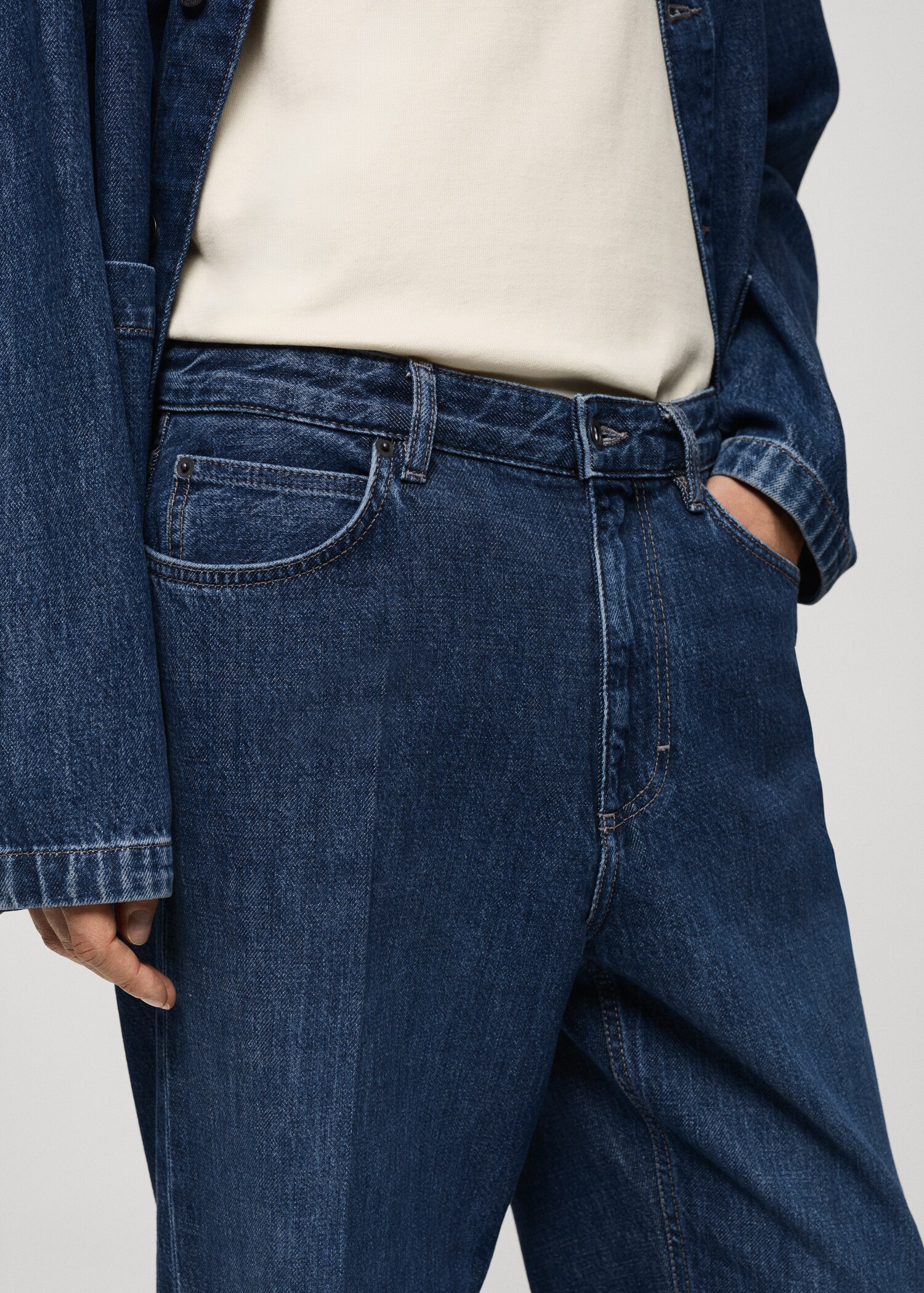 Relaxed Fit-Jeans mit Bügelfalte - Detail des Artikels 1