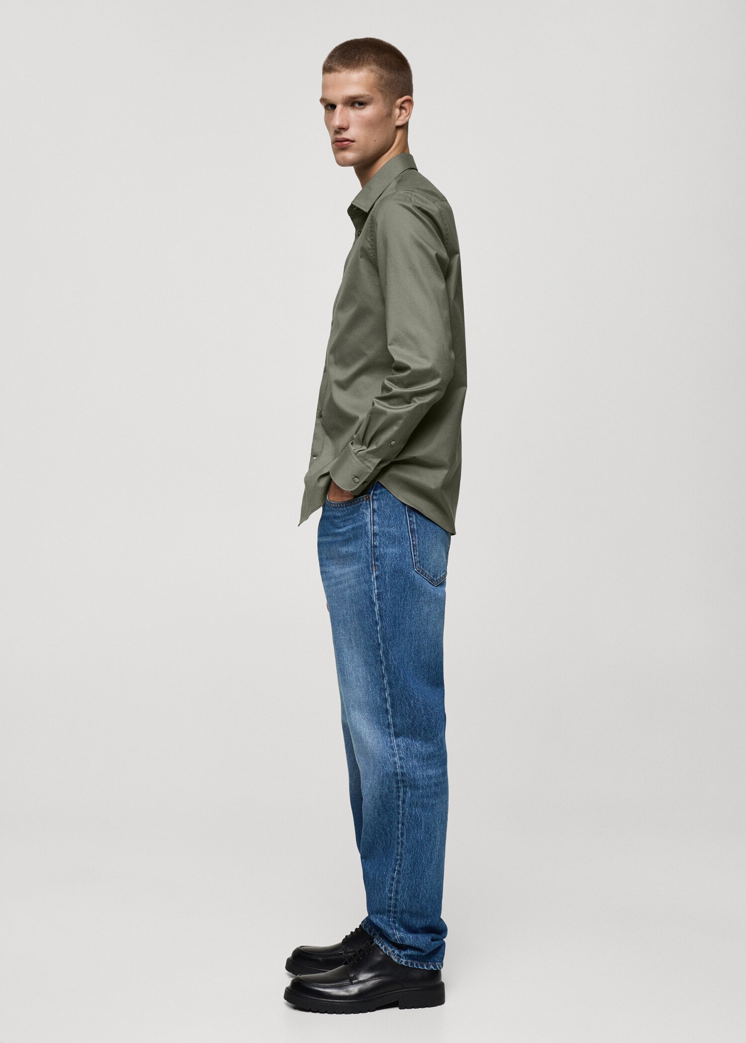 Regular-fit 100% cotton shirt - Details of the article 2